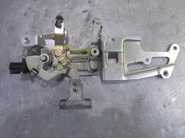 ZAMEK DRZWI PRZESUWNYCH PRAWY RENAULT MASTER Producent części Inny