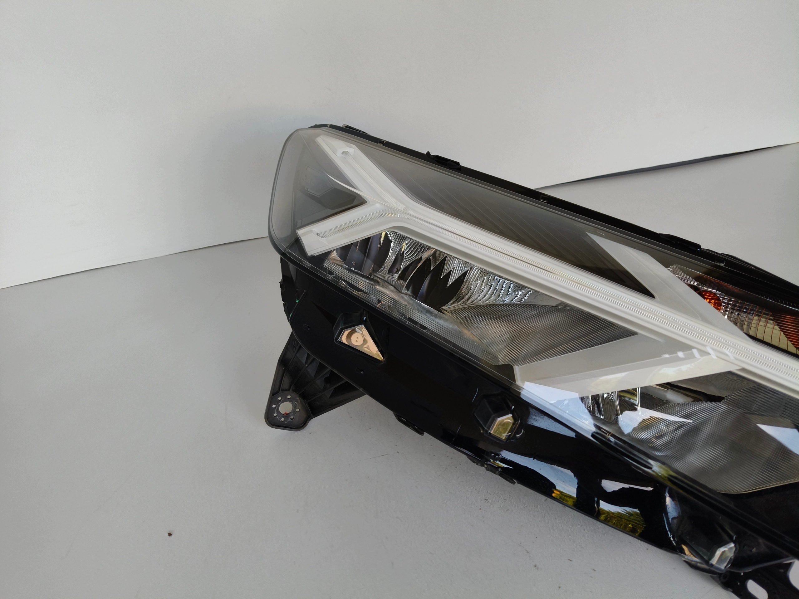 light right REFLEKTOR DACIA SANDERO III 20- LOGAN JOGGER FULL LED