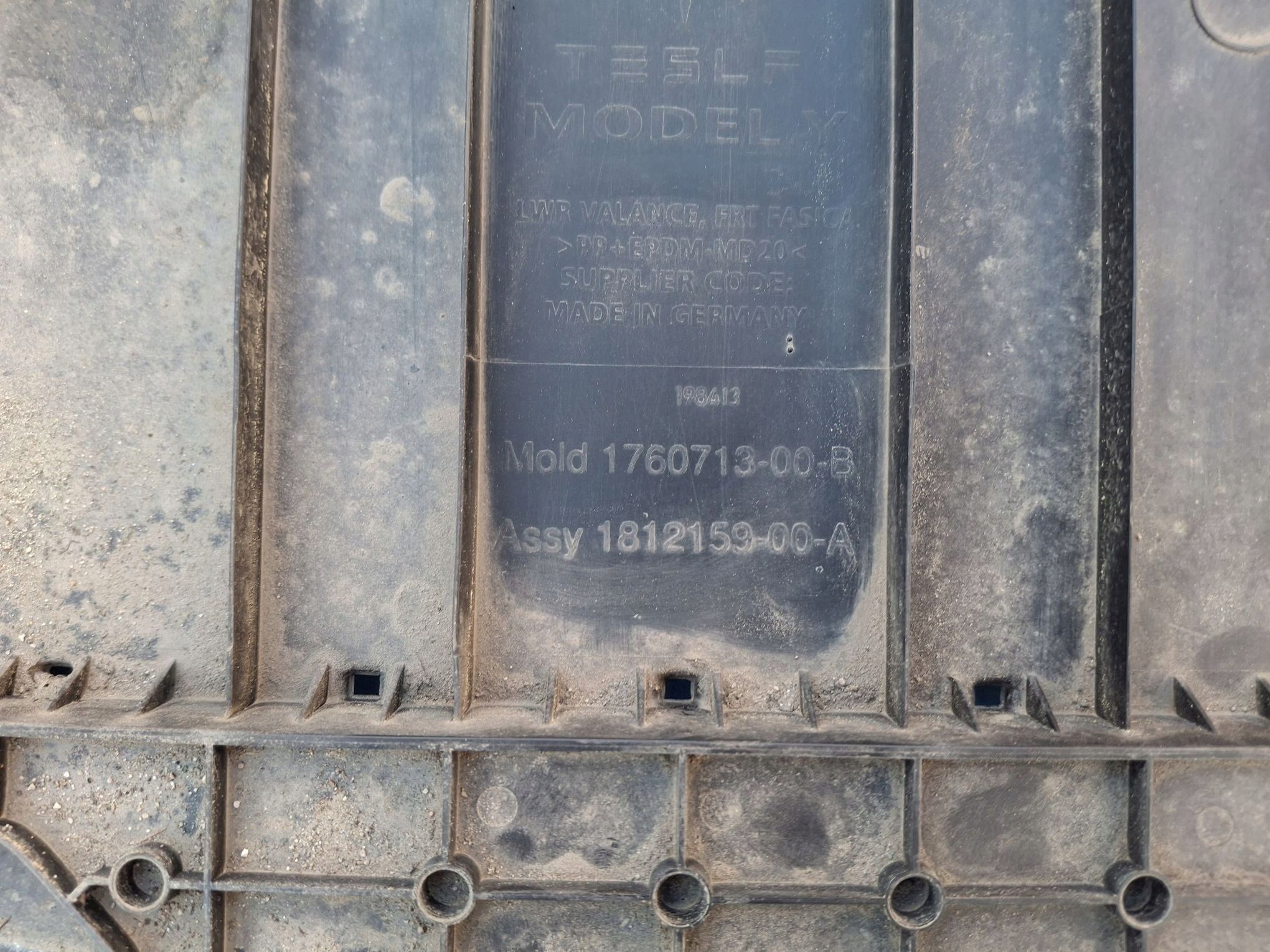 blende abdeckung unter frontstoßstange TESLA Y 2020R->