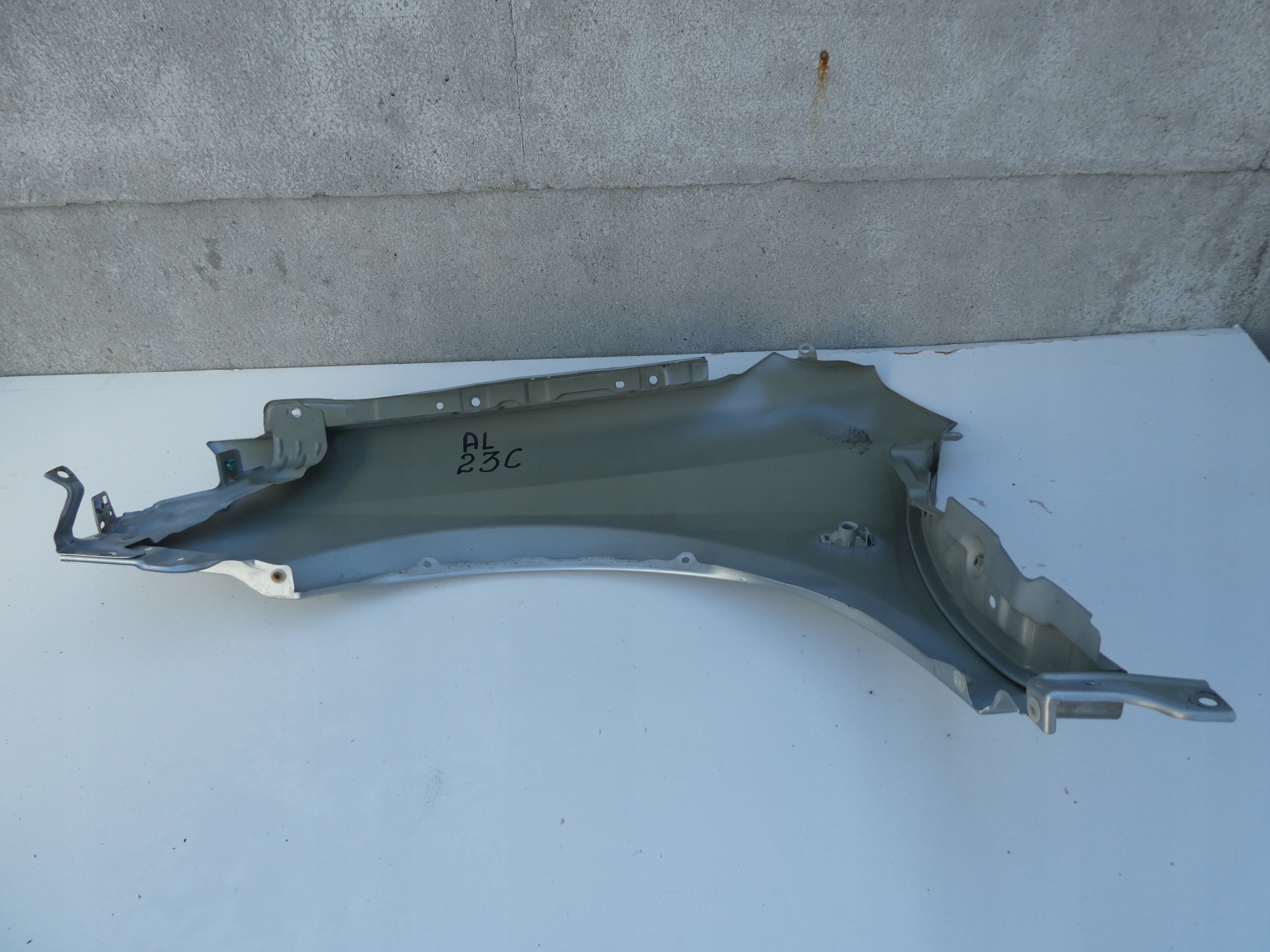 fender front right NISSAN PRIMERA P12