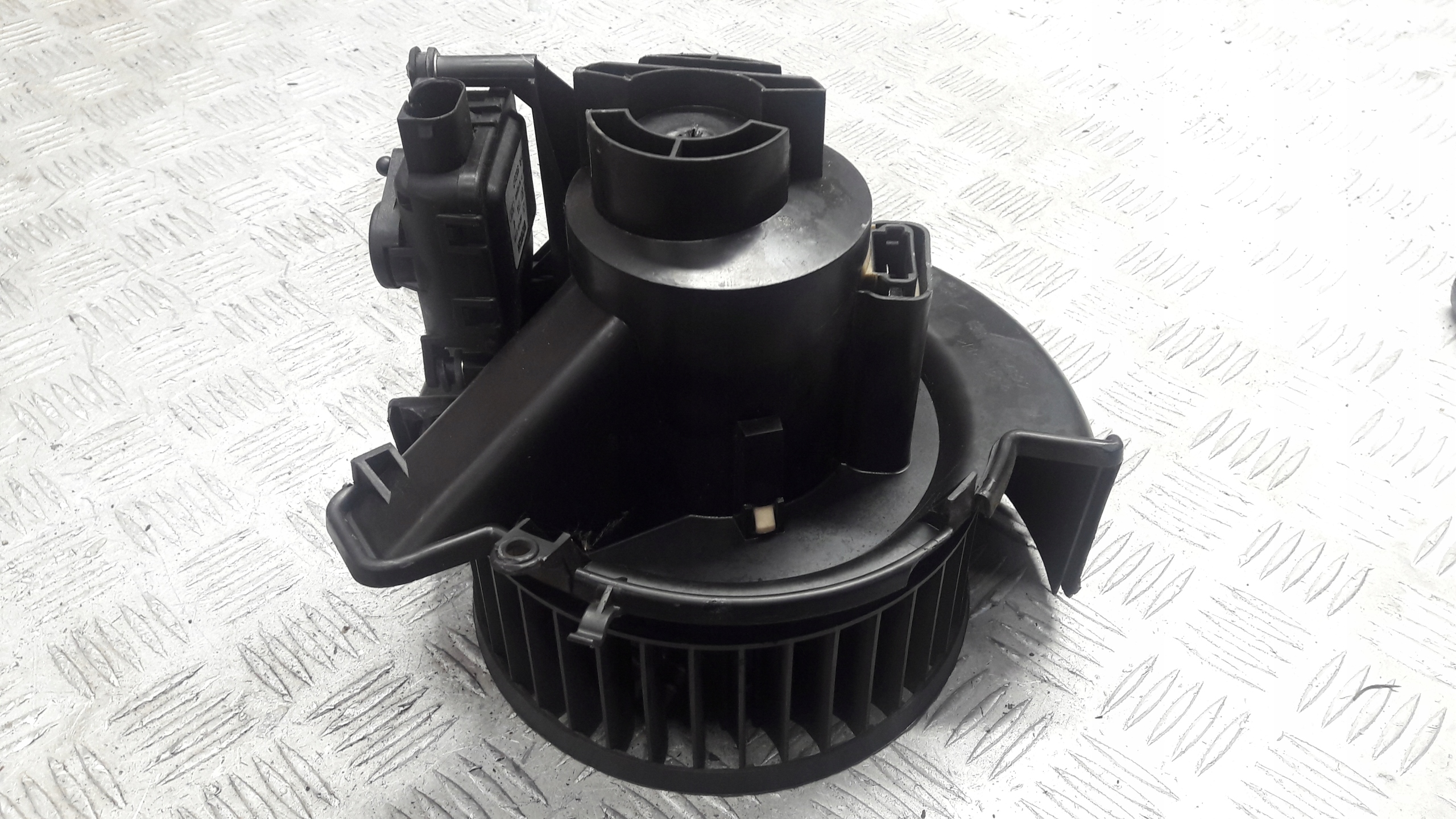 ASTRA G WENTYLATOR NAWIEWU 04322