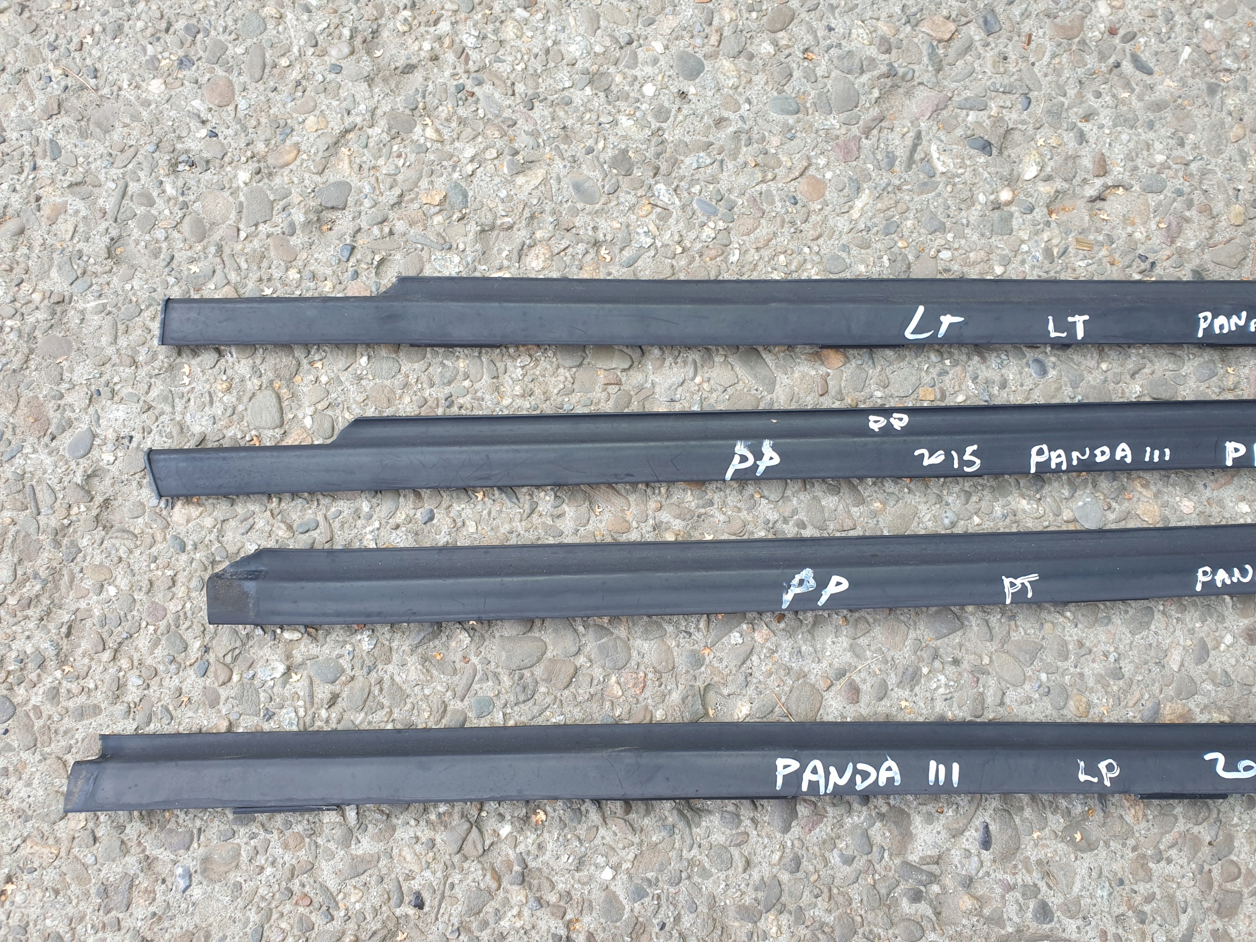 moulding dust door FIAT PANDA III 2012