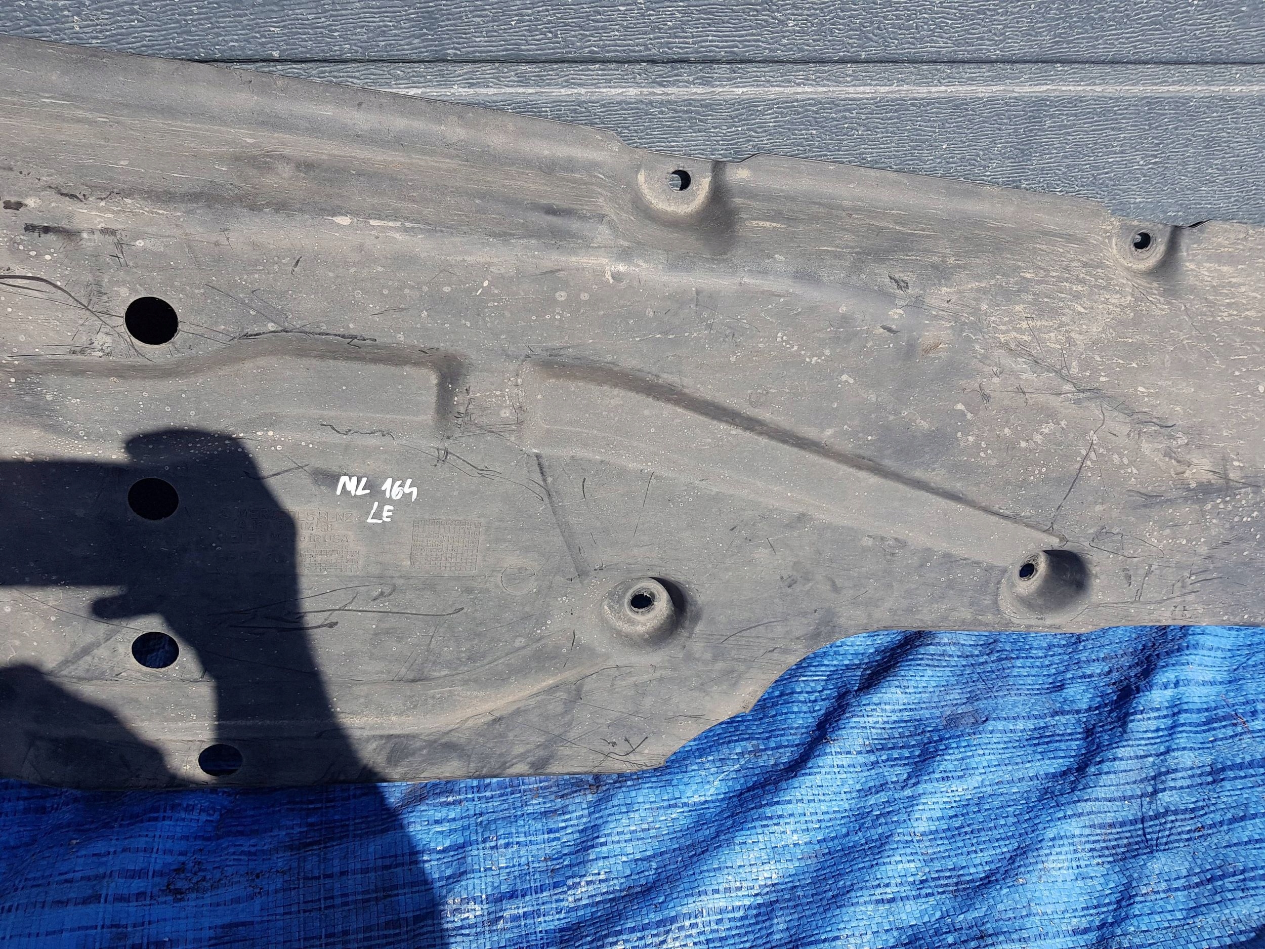 cover central right chassis Mercedes ML W164