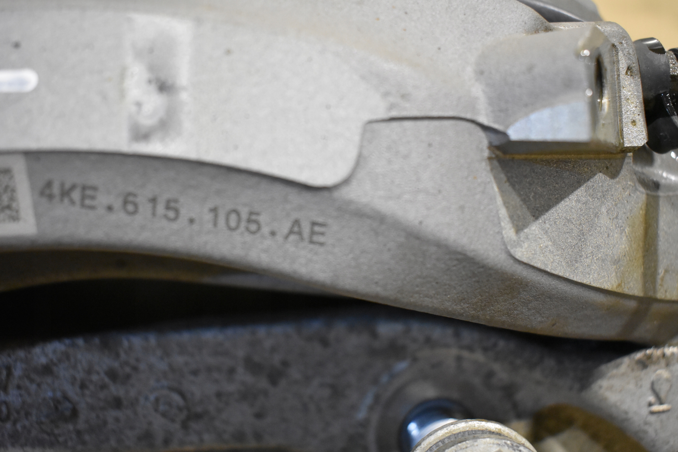IDEALNY BREMSSATTEL BREMSE SATTEL BREMS- LINKS VORNE AUDI E-TRON 1
