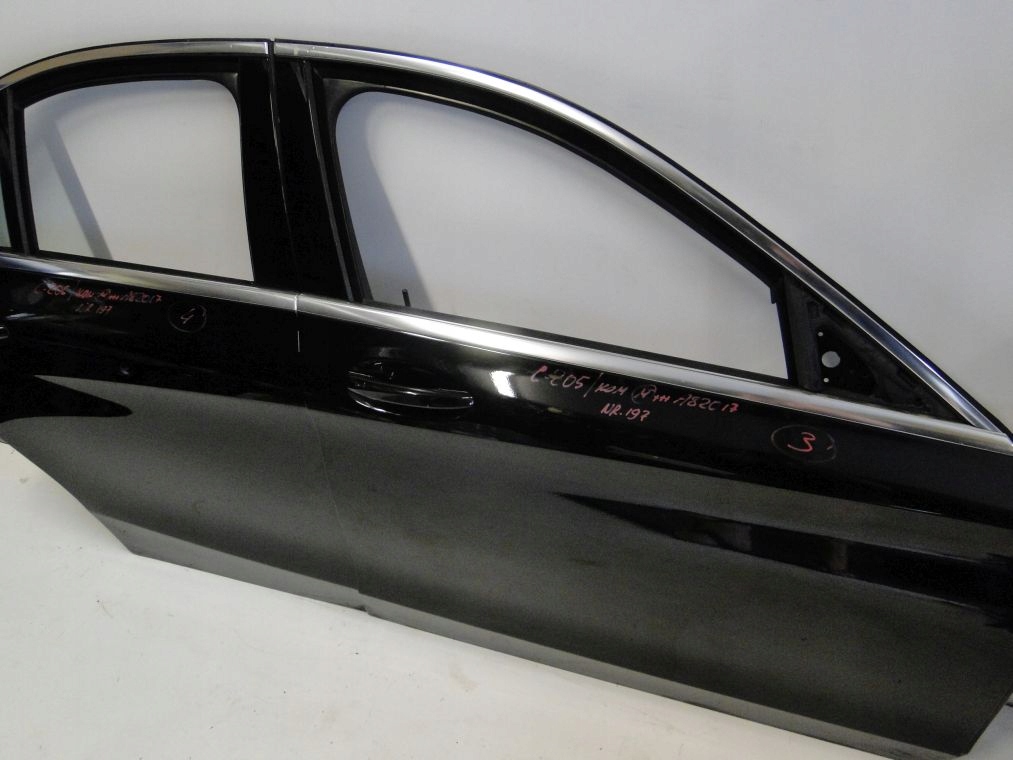 MERCEDES C KLASA W 205 DRZWI PRAWE PRZEDNIE TYLNE Kolor czarny