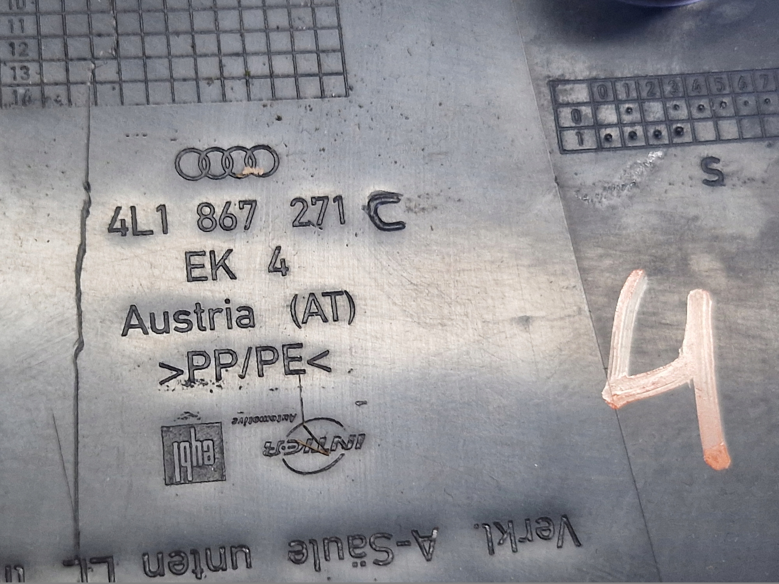 cover side SLUPKA left front AUDI Q7 4L 4L1867271C