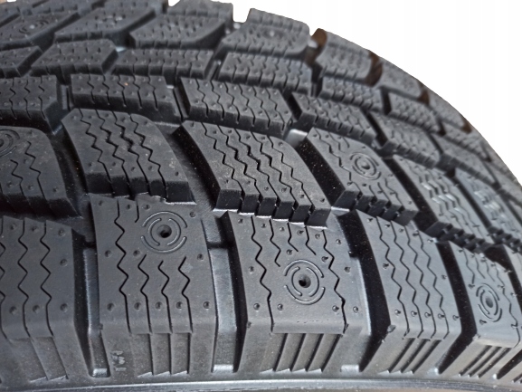 4 szt. Zimowe 215/65 R16 Snow Max JAKOŚĆ Szerokość opony 215 mm