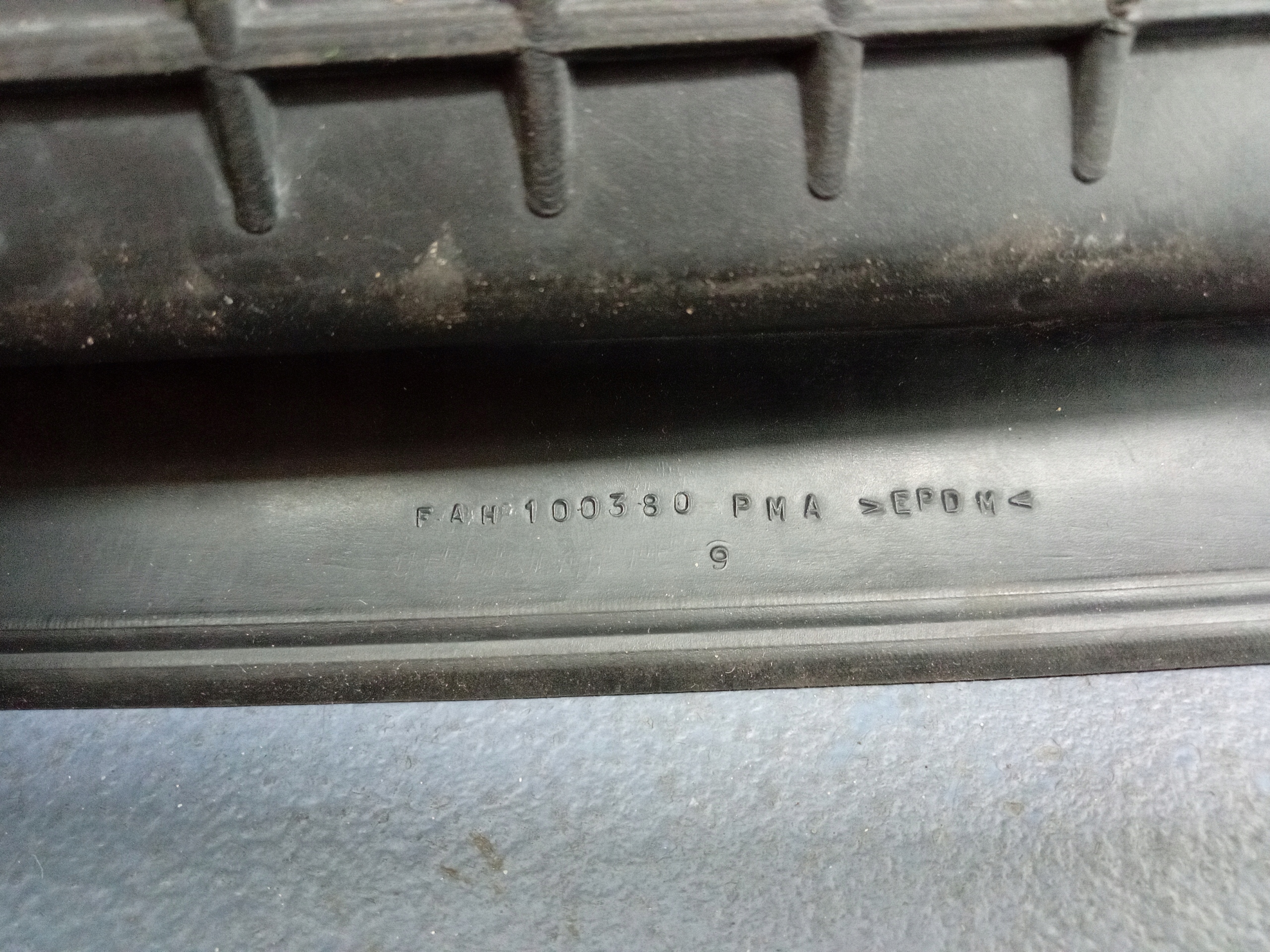 Freelander I 98- полка европа FAH100380