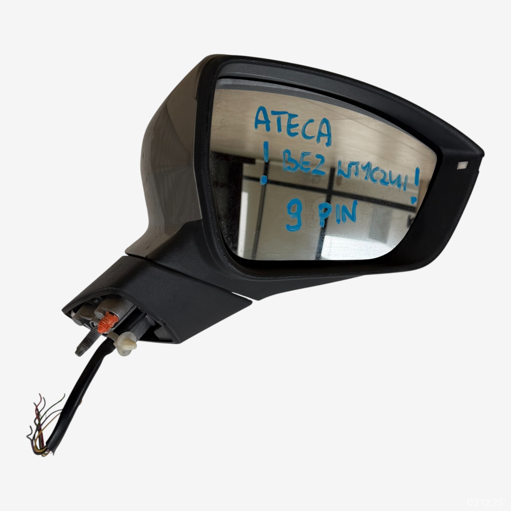 mirror right SEAT ATECA 9 PIN 2018 ROK does not have WTYCZKI