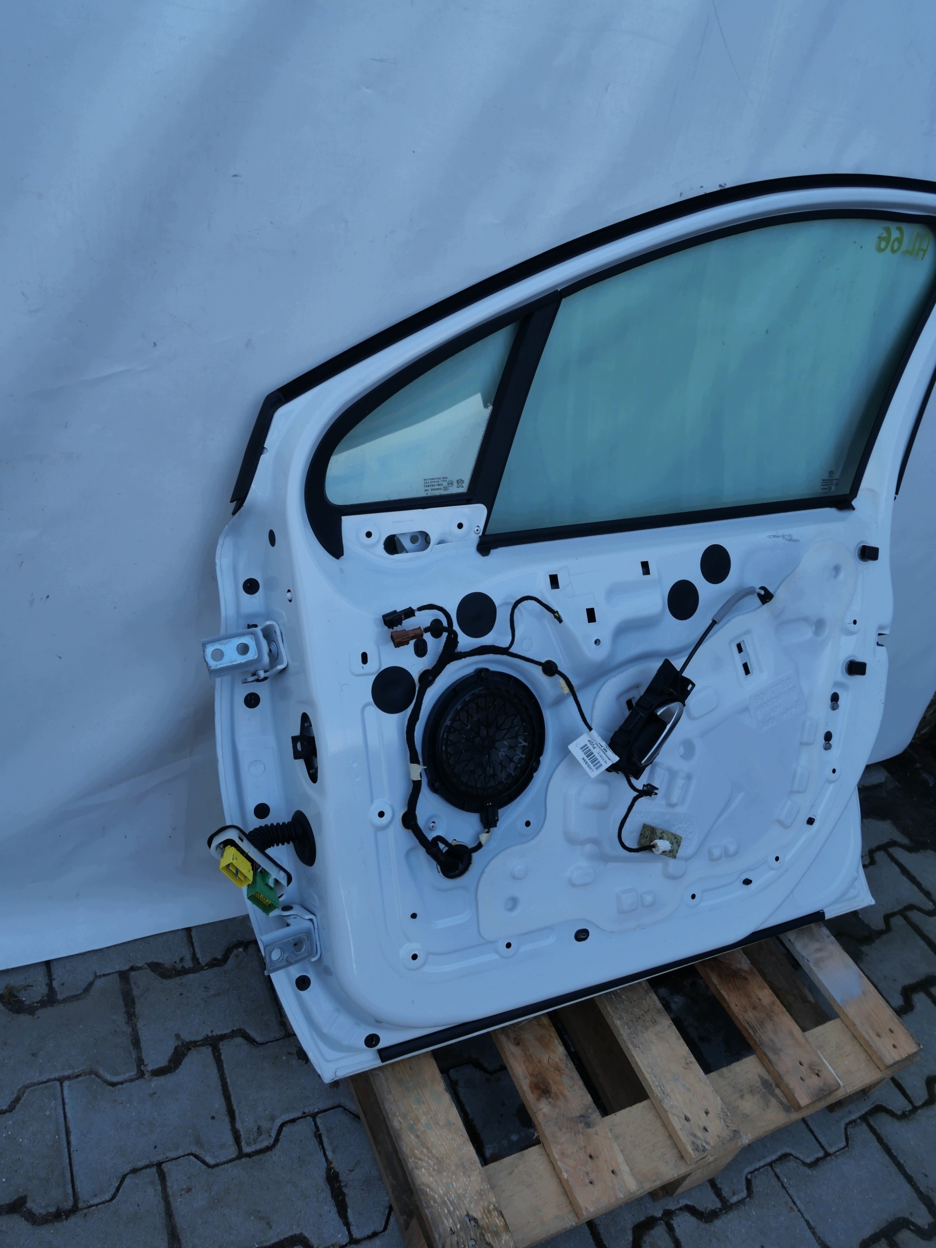 PEUGEOT 2008 dveře pravý předek