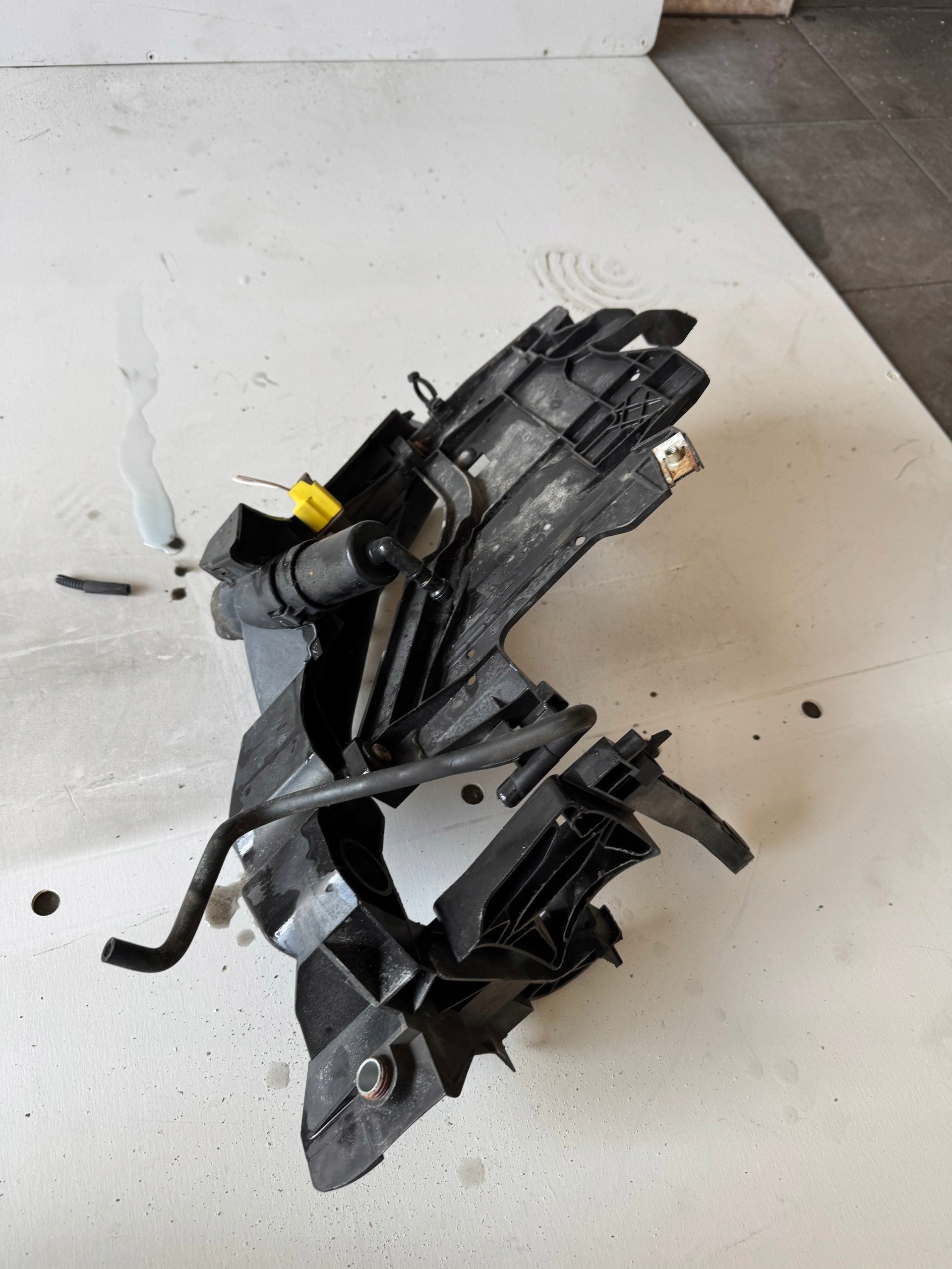 Support REFLEKTORA Gauche AUDI A4 B8 8K0805607A Complet BDB