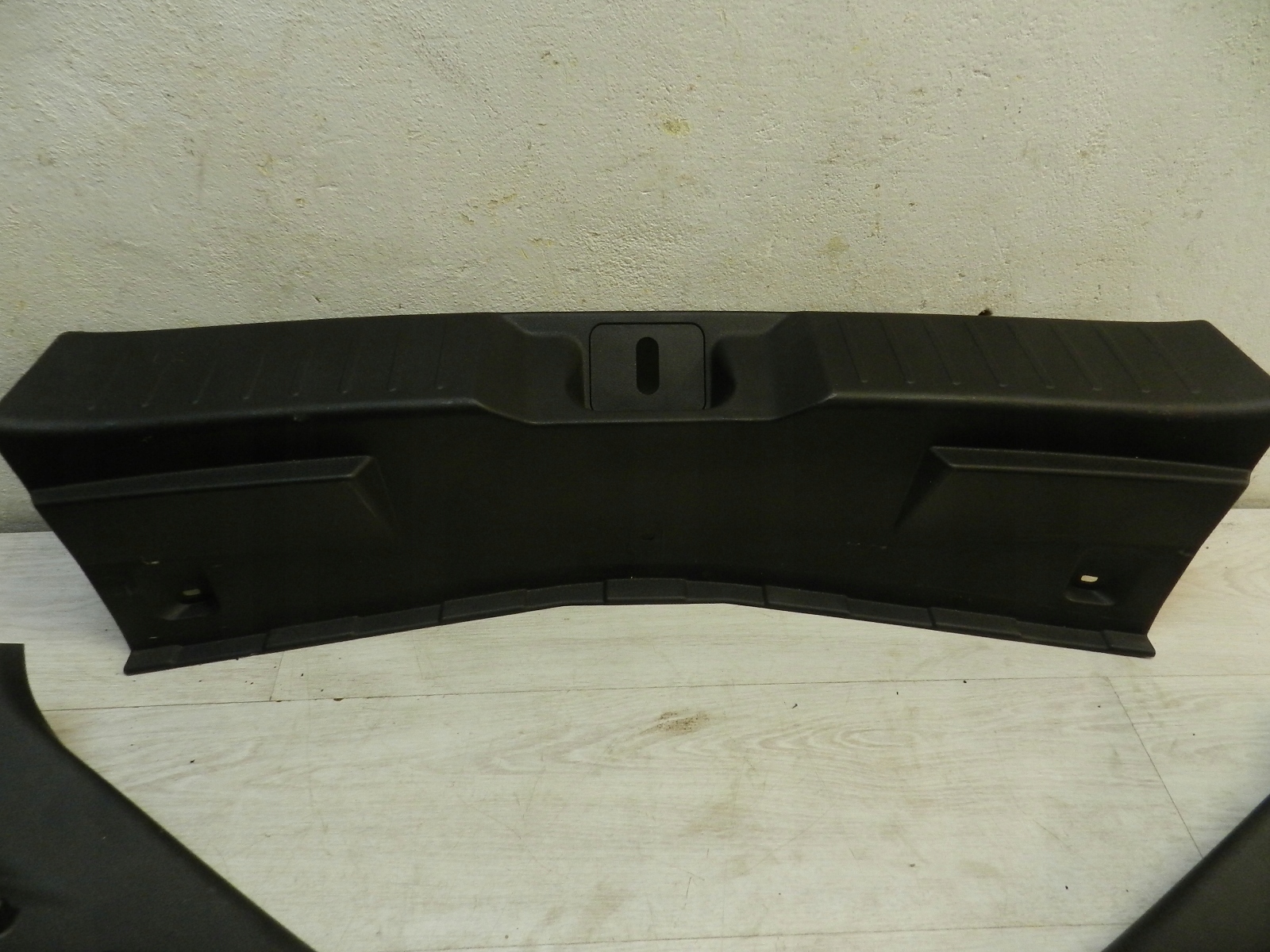 JUKE II F16 OSŁONA PASA TYLNEGO TYŁ TYLNA