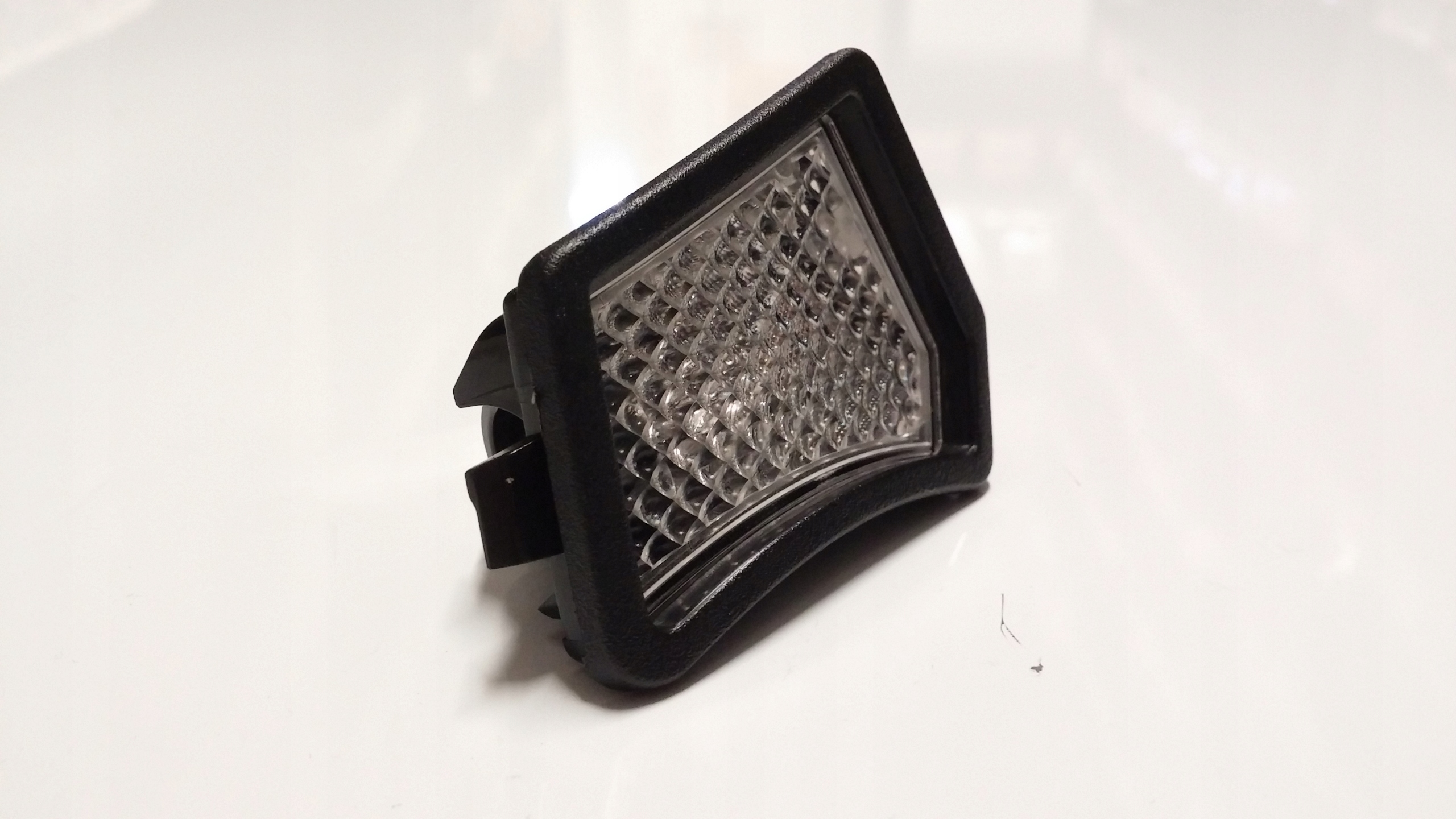 VOLVO V70 XC70 XC90 lampka dolna lewego lusterka 3