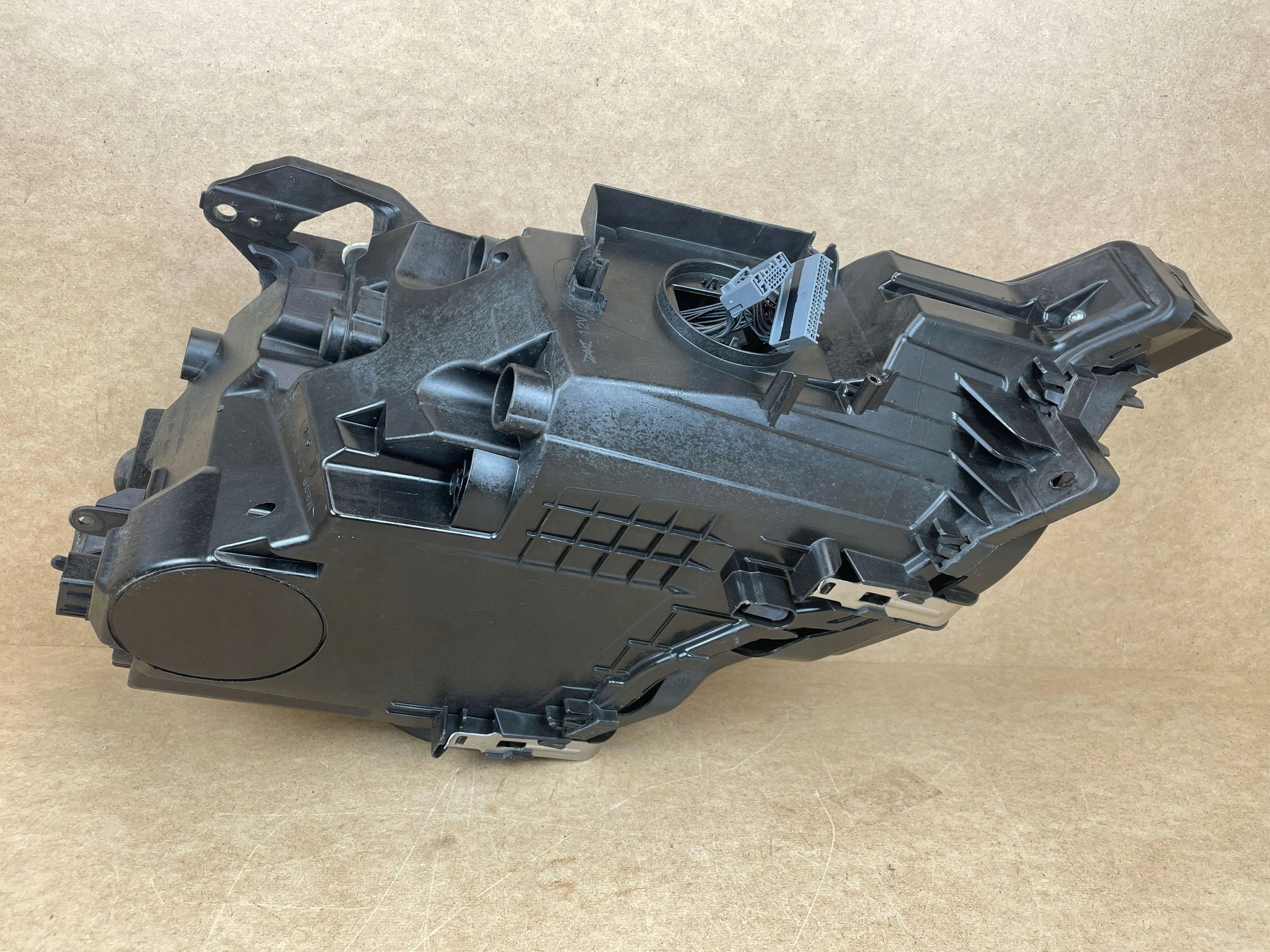 light LED MID left front VOLVO XC60 II LIFT 2021-2025 32337374