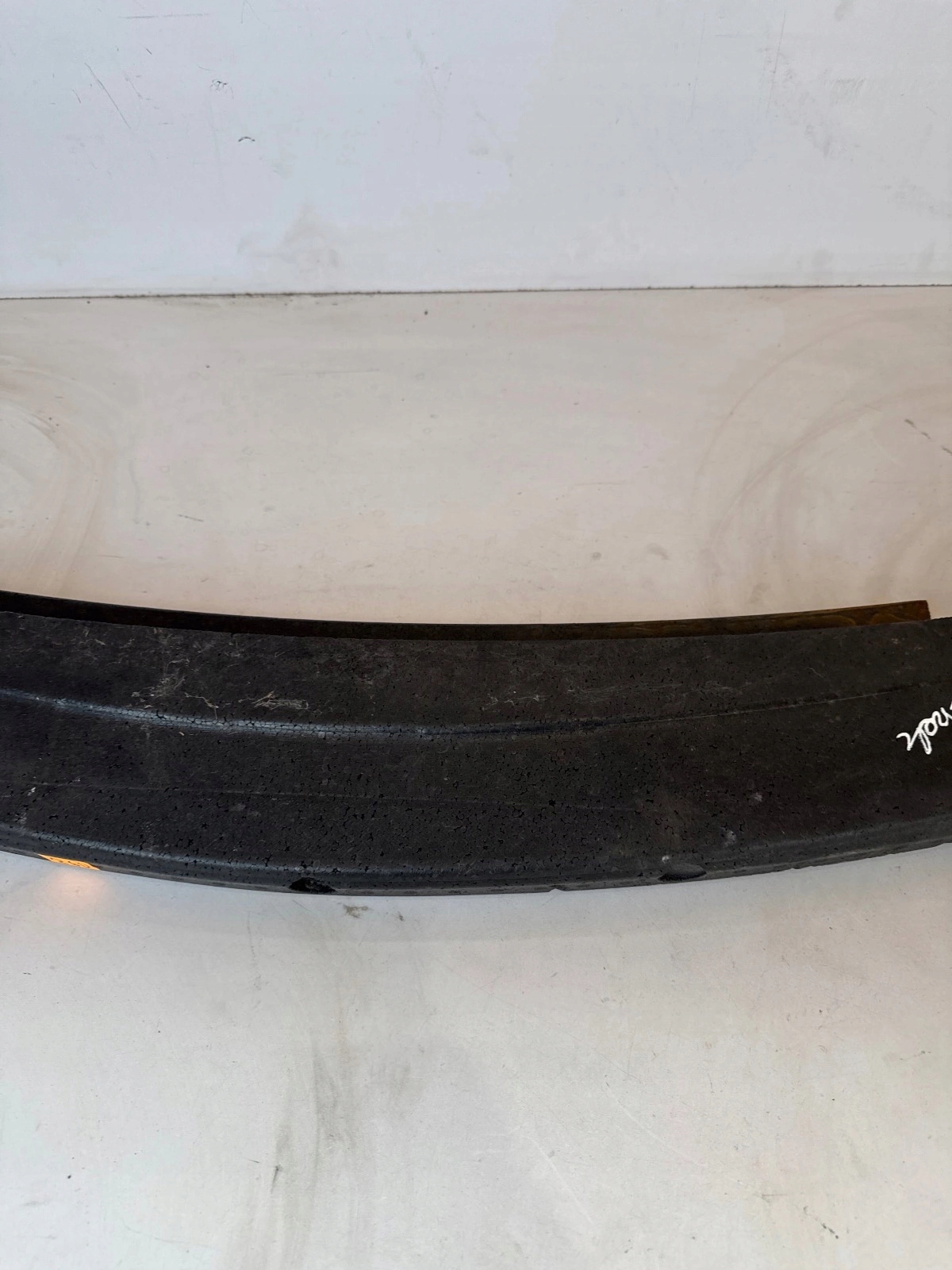 Absorber pianka nárazníku předek Nissan Tiida