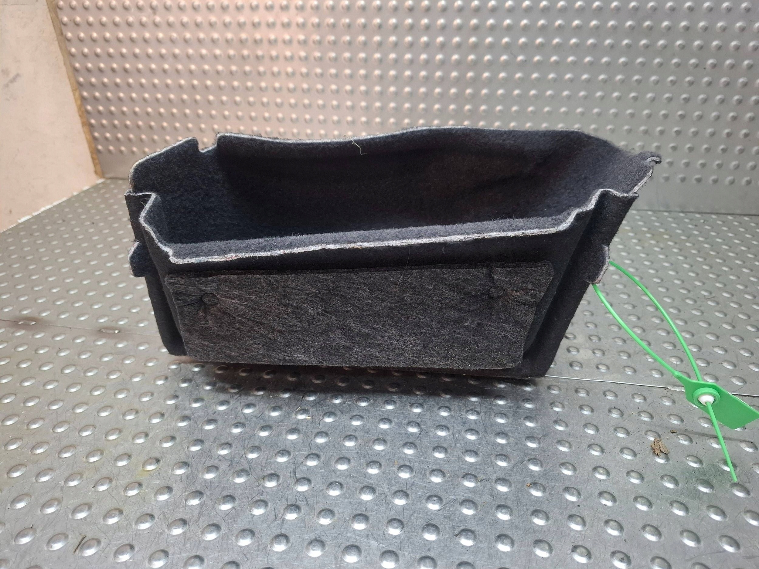 boot upholstery left 9J1867427 PORSCHE TAYCAN 1