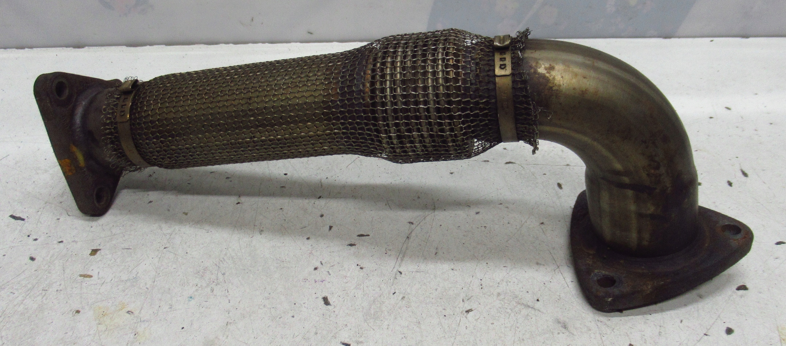 AUDI A8 D3 3.0 TDI pipe of an exhaust header pipe EGR