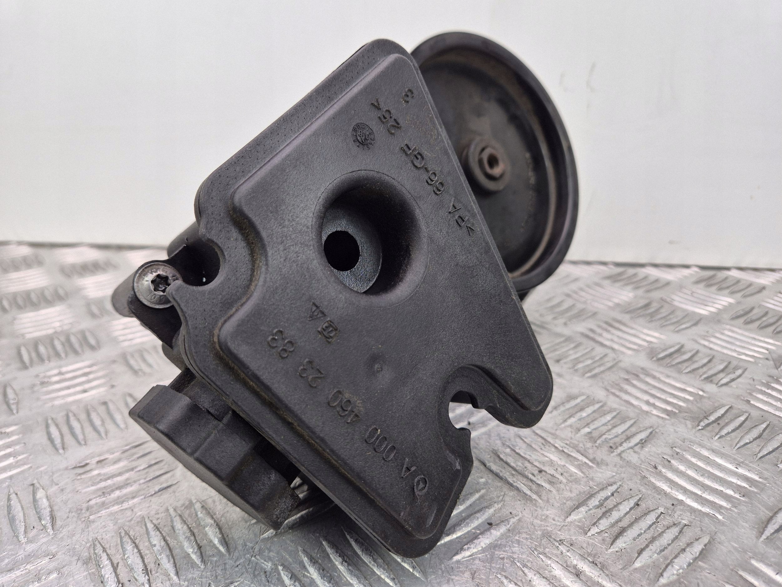 Mercedes E350 W211 pompe direction assistée M272.964 0054662001