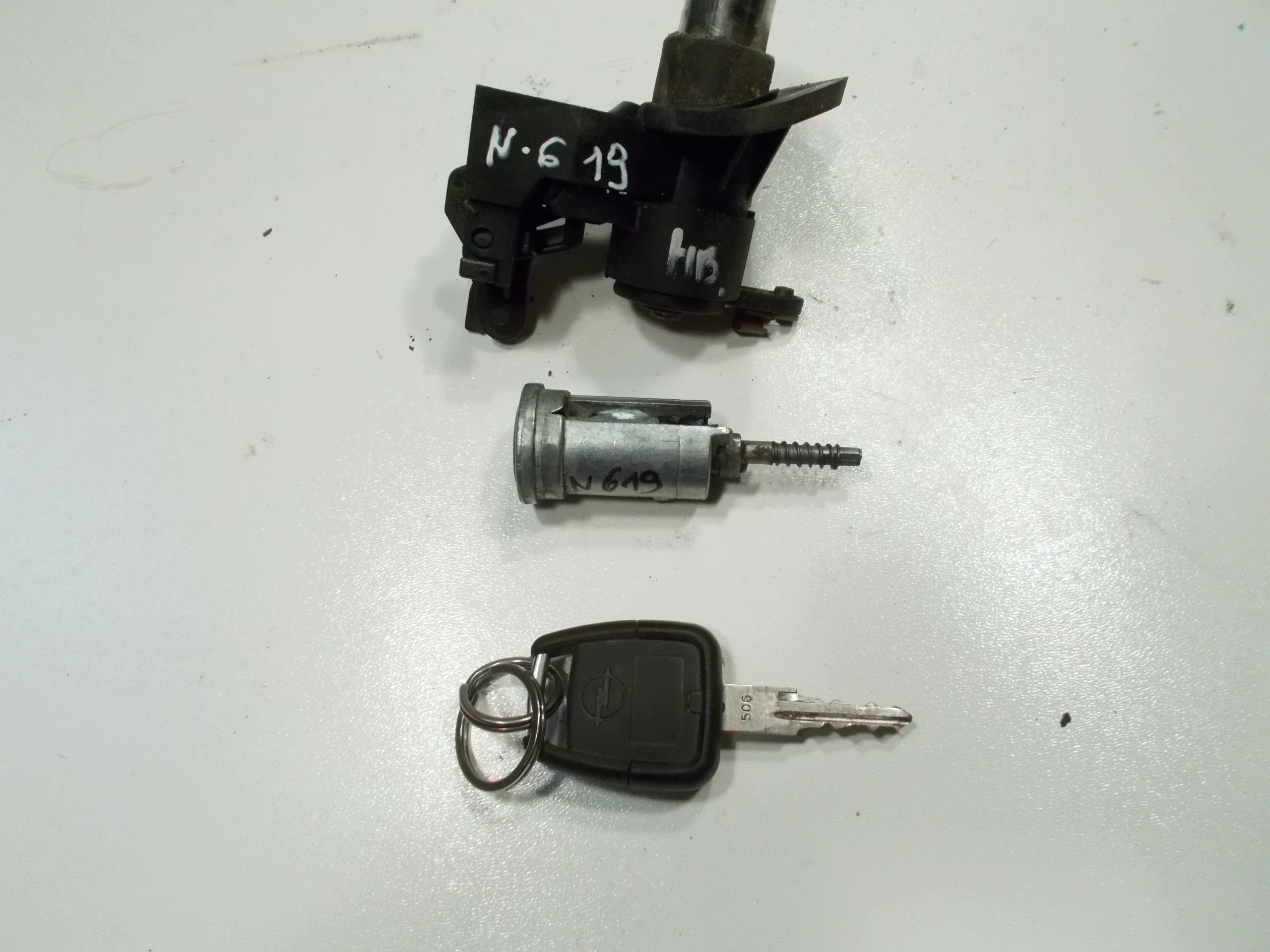lock POKRYWY bonnet boot ignition key OPEL ASTRA II HB original.
