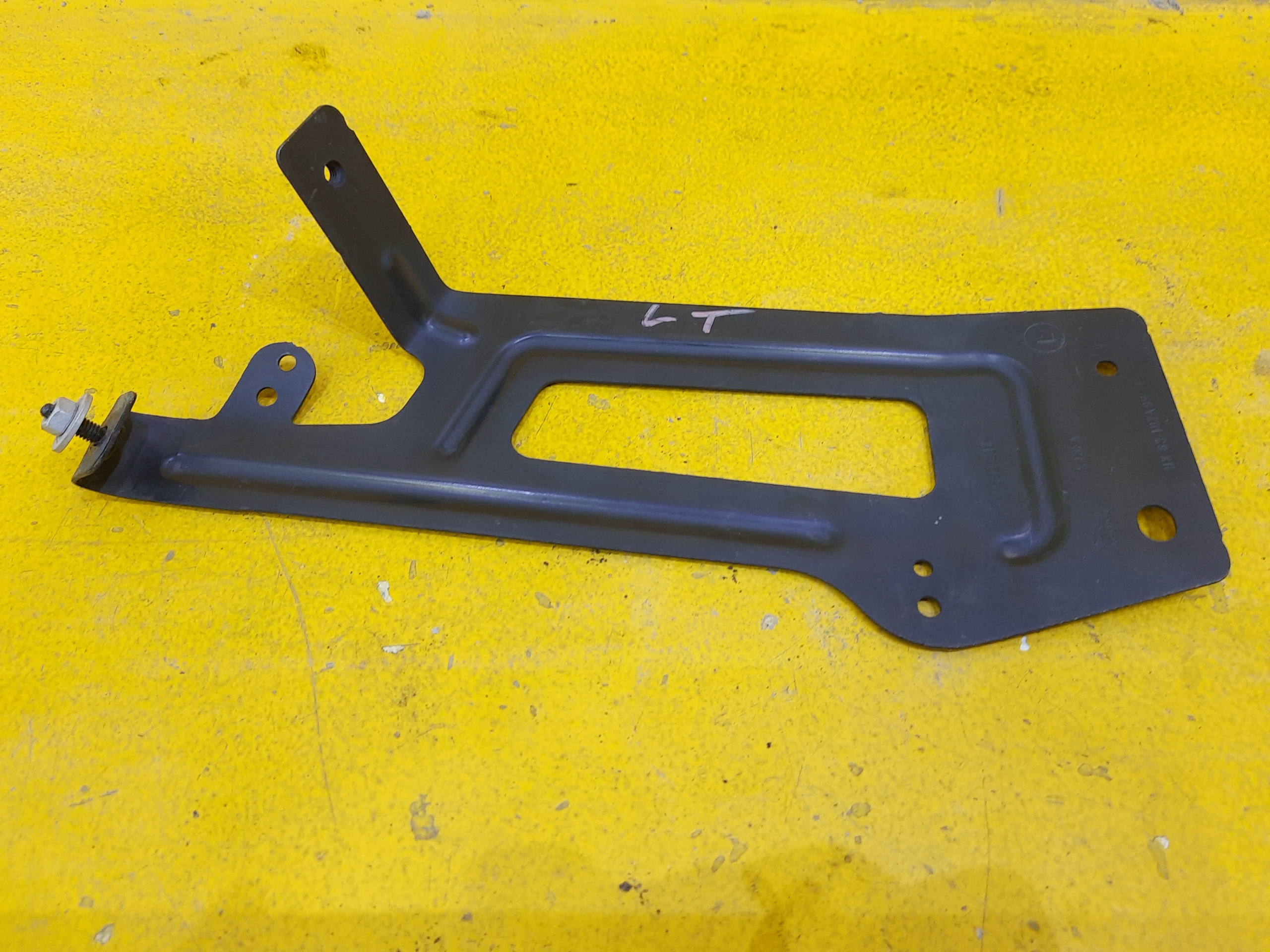 RANGE ROVER VELAR L560 WSPORNIK ZDERZAKA LEWY TYL Part manufacturer Land Rover original OE