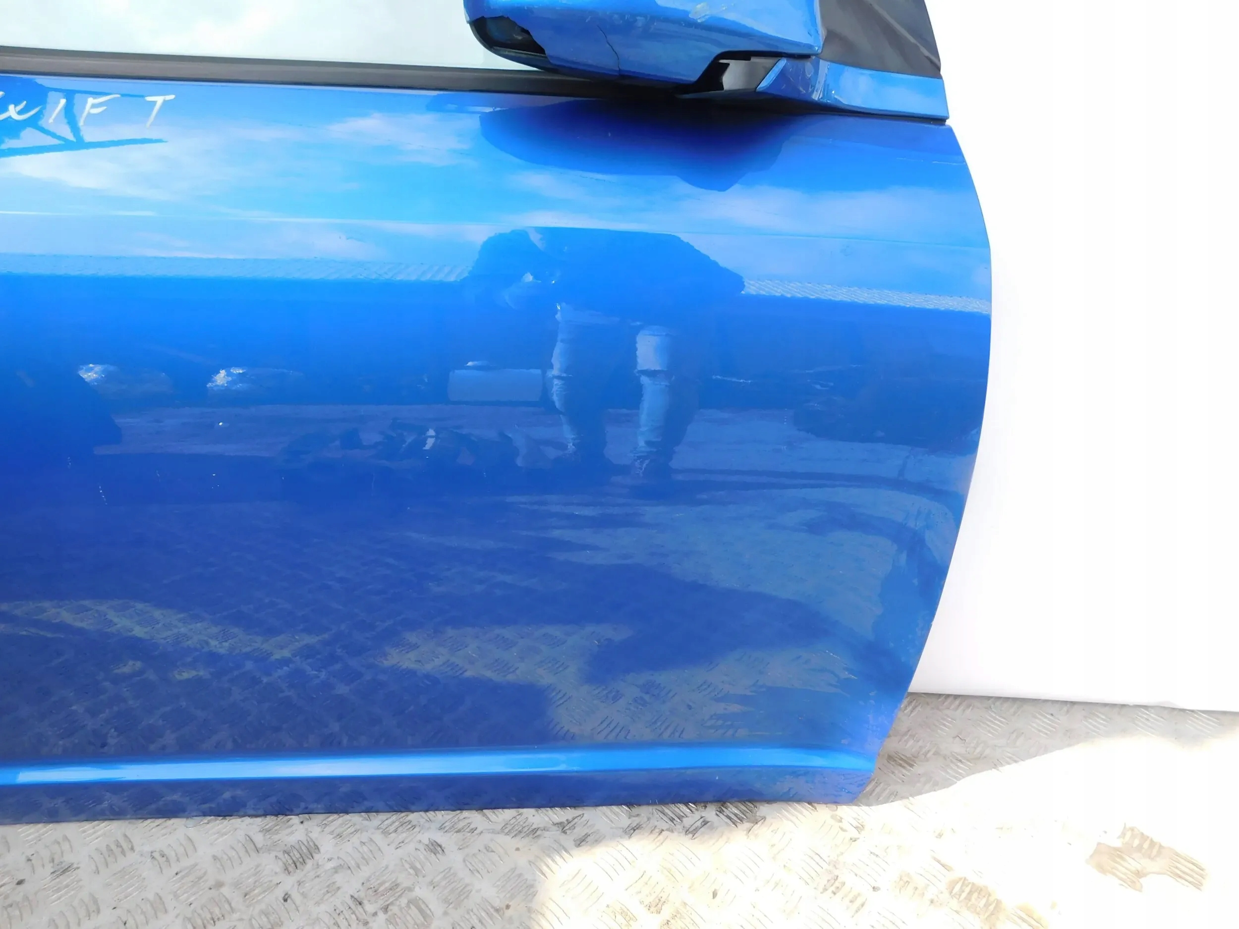 door front front right SUZUKI SWIFT MK6