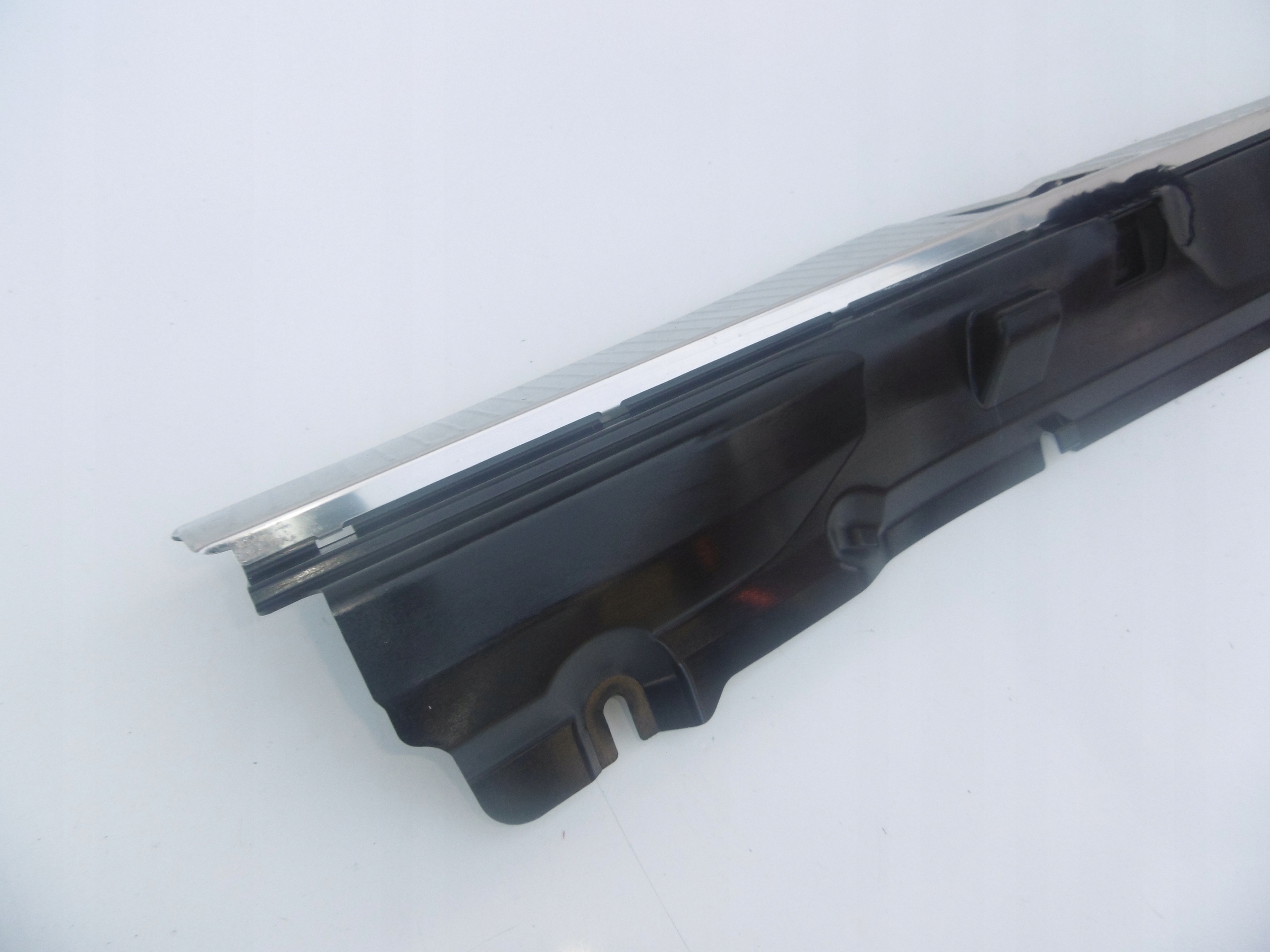 moulding cover boot KOMBI MERCEDES W204