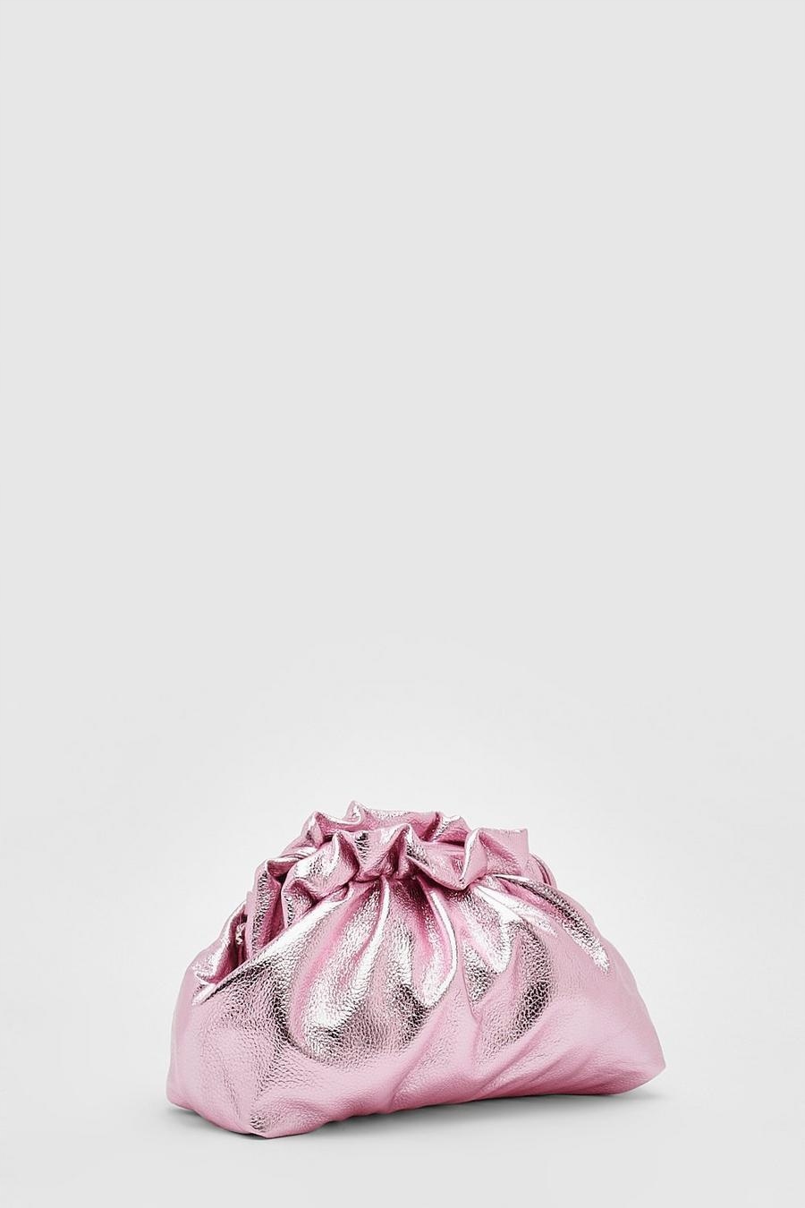 BOOHOO RÓŻOWA METALICZNA TOREBKA KOPERTÓWKA FALBANA APE NG8__22X18 Materiał dominujący poliester