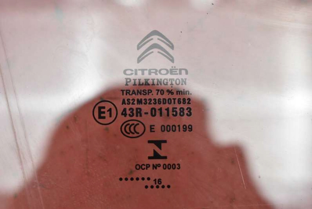 window side right front front CITROEN C4 CACTUS 14-17