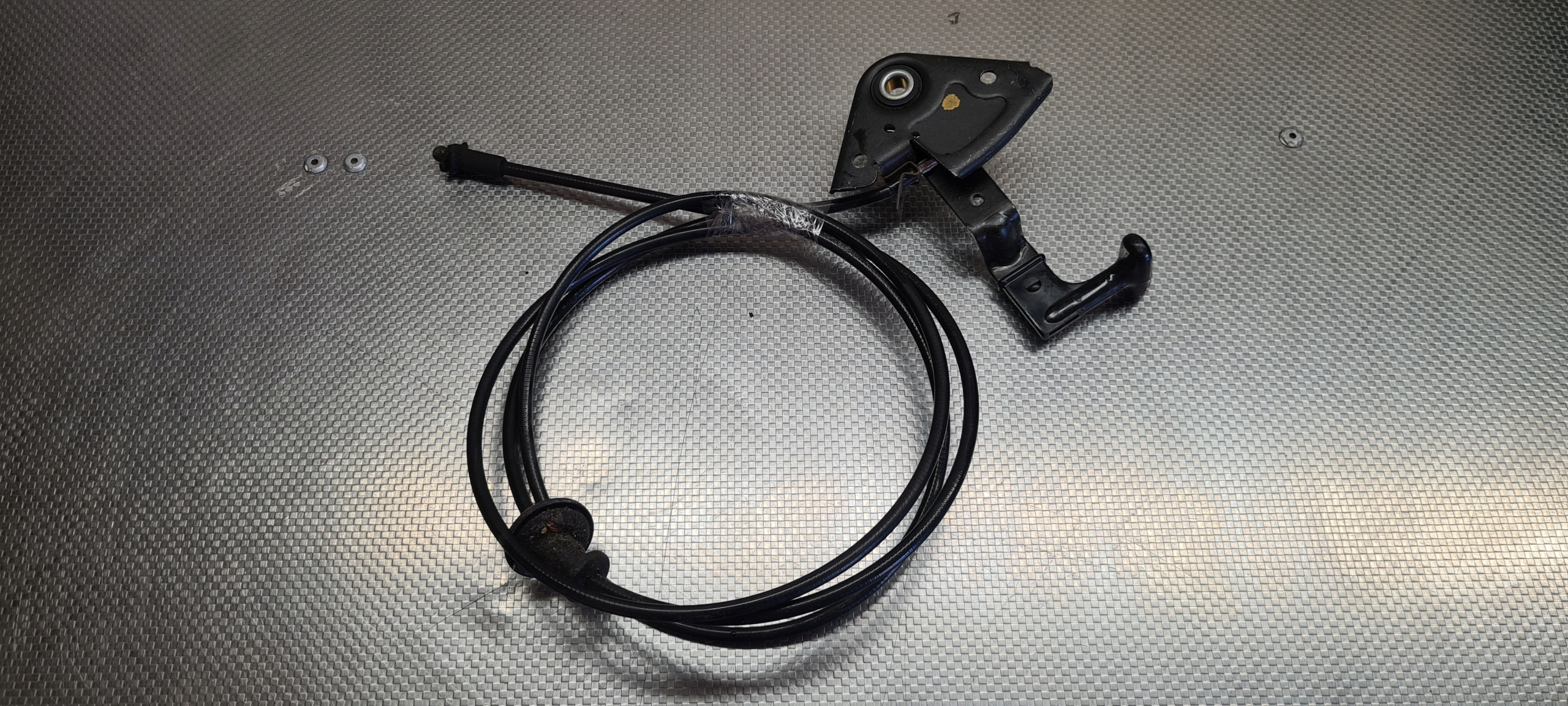 AUDI A4 B5 LIFT LINKA OTWIERANIA MASKI