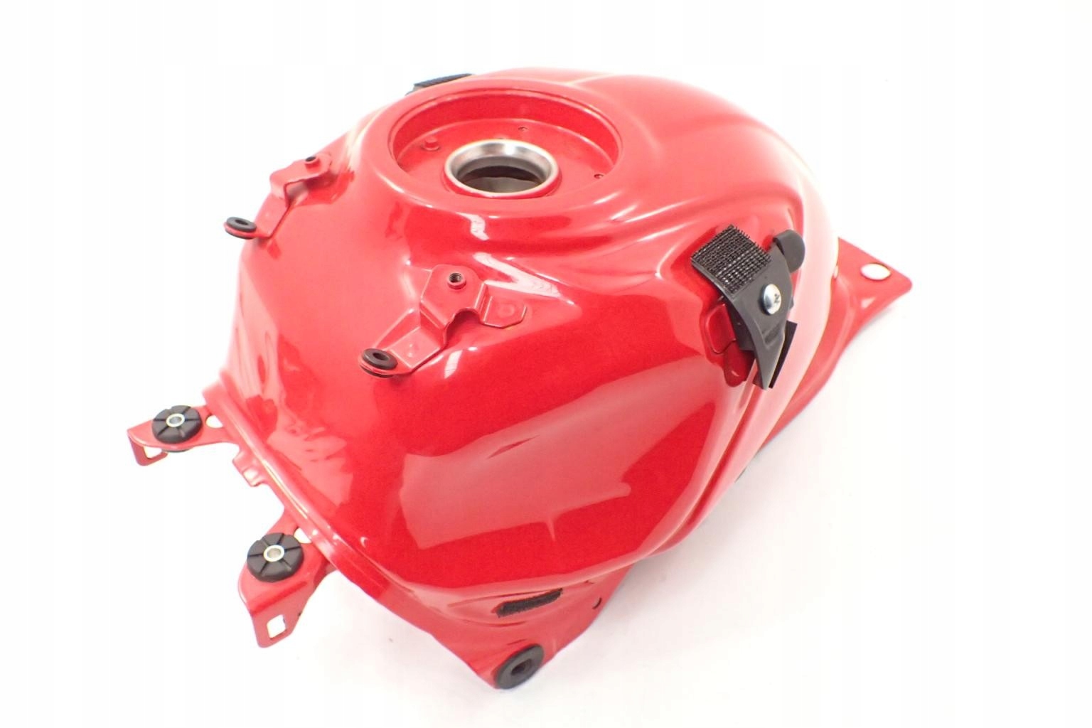 124555 - Suzuki GSX-S 125 17-топливный бак