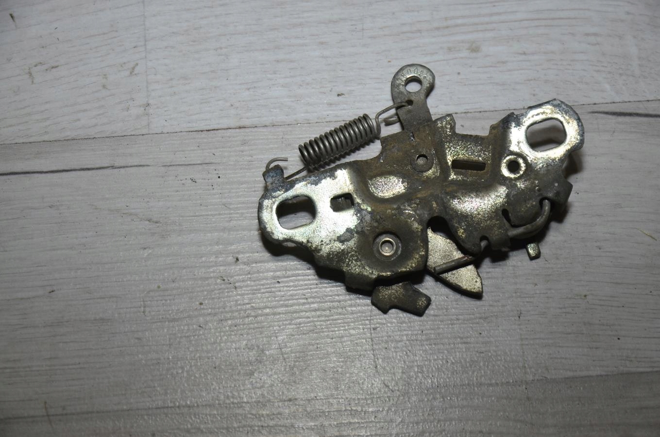 bonnet latch lock Peugeot 2008 13r