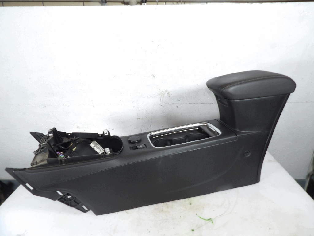 OPEL ASTRA K KOMBI TUNEL mitte