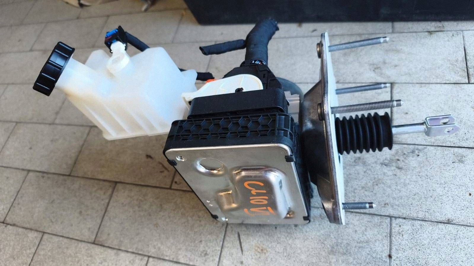 servo brake pump ABS Renault Clio VI 476608743R