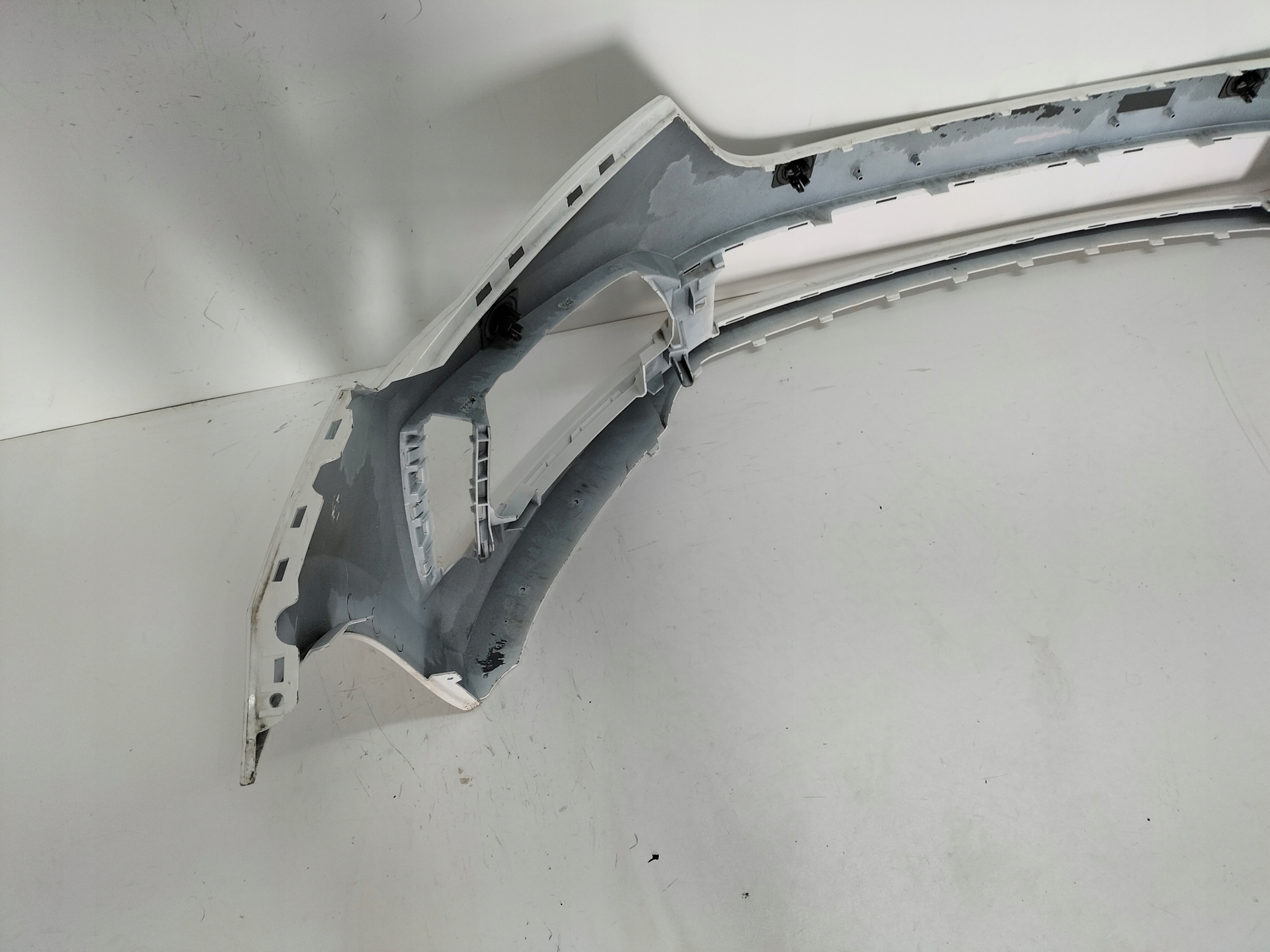 FRONTSTOSSSTANGE VORNE SKODA SCALA 19