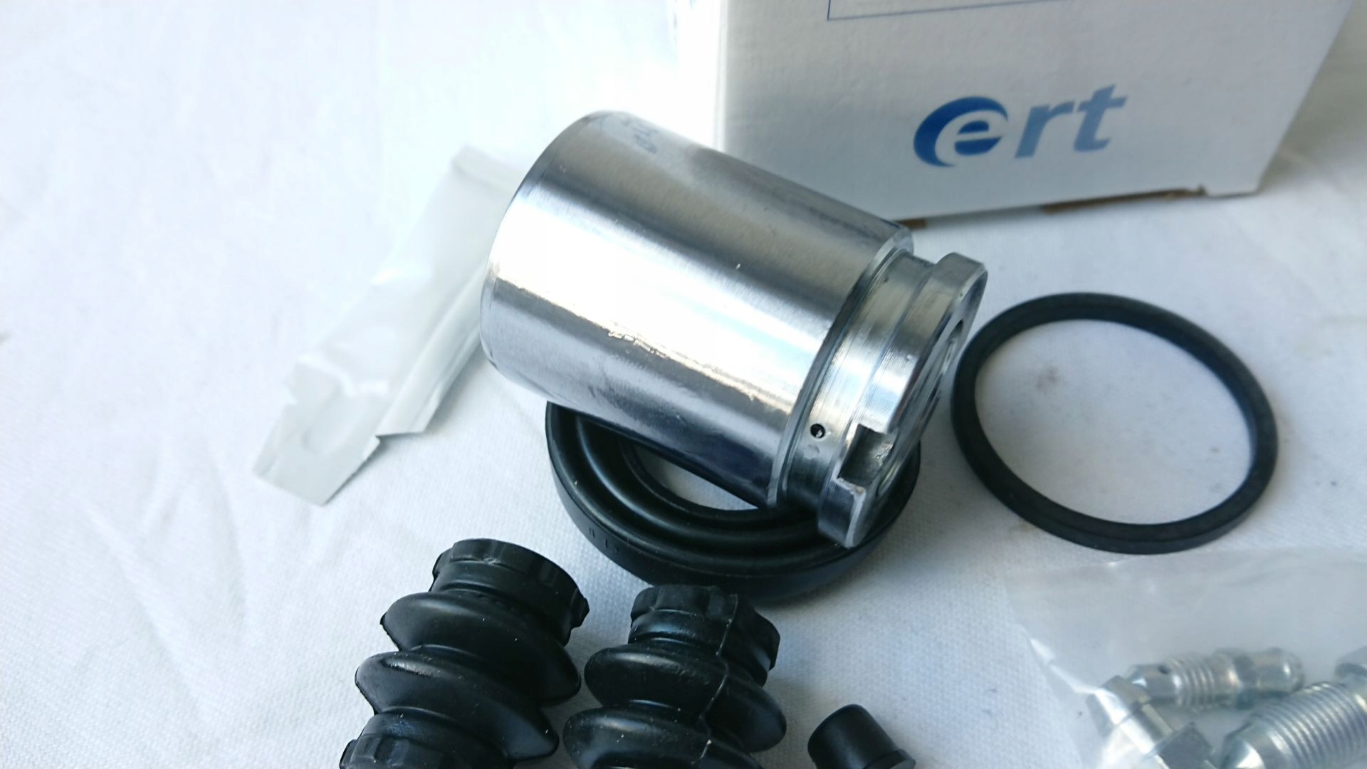 ZESTAW NAPRAWCZY ZACISKU AUDI A4 B5 B6 B7 Producent części ERT