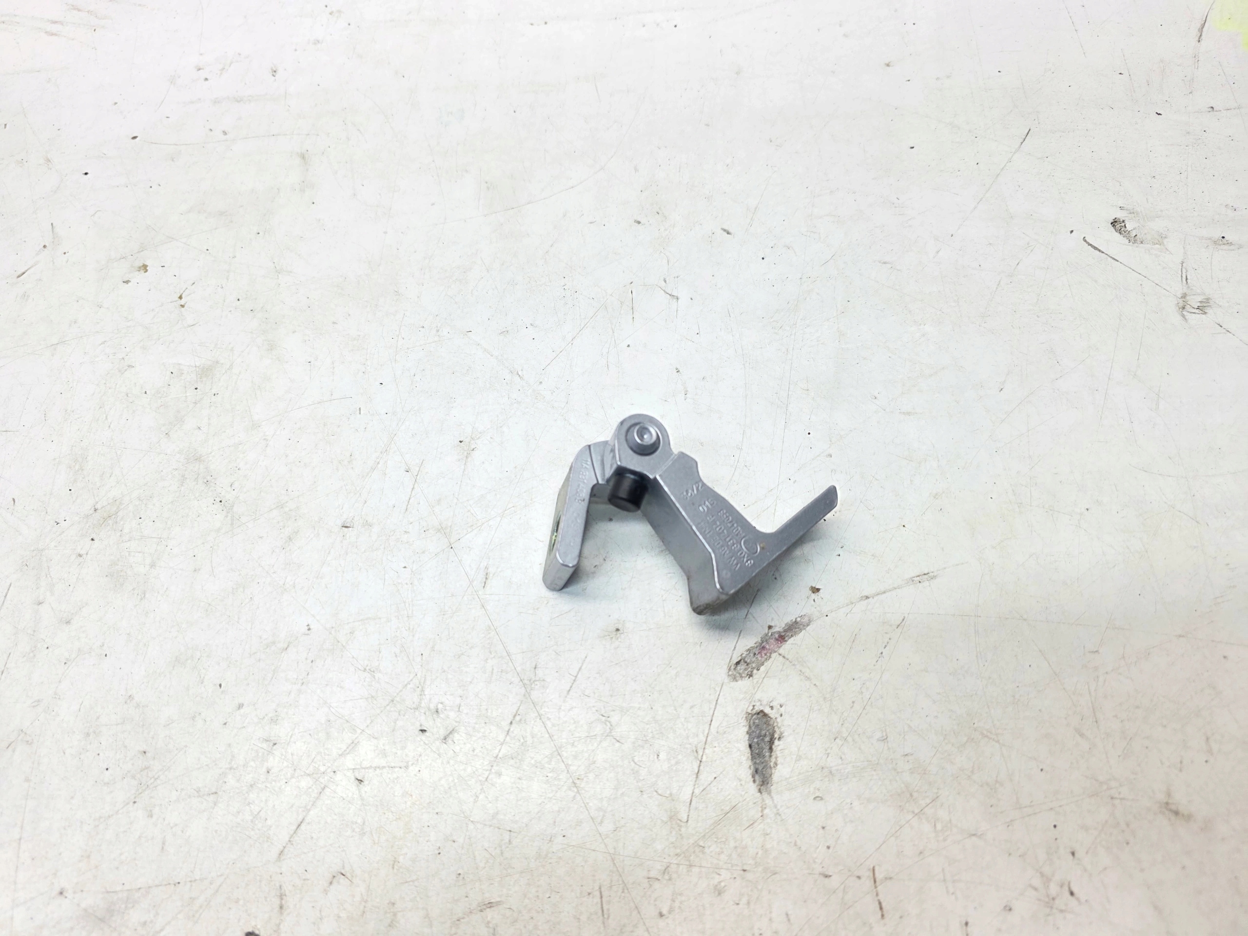 hinge door left AUDI A1 8X Q3 8U A3 8V Q4 E-TRON 8X0831403F