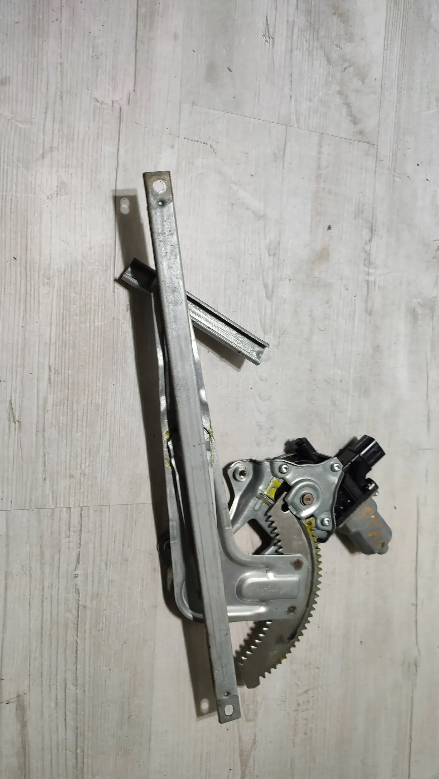Mitsubishi ASX 18r. 1.6DiD rear part side right window regulator