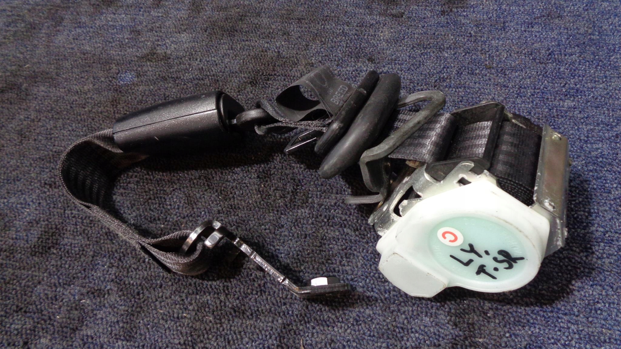 ремень безопасности lancia YPSILON задний середина