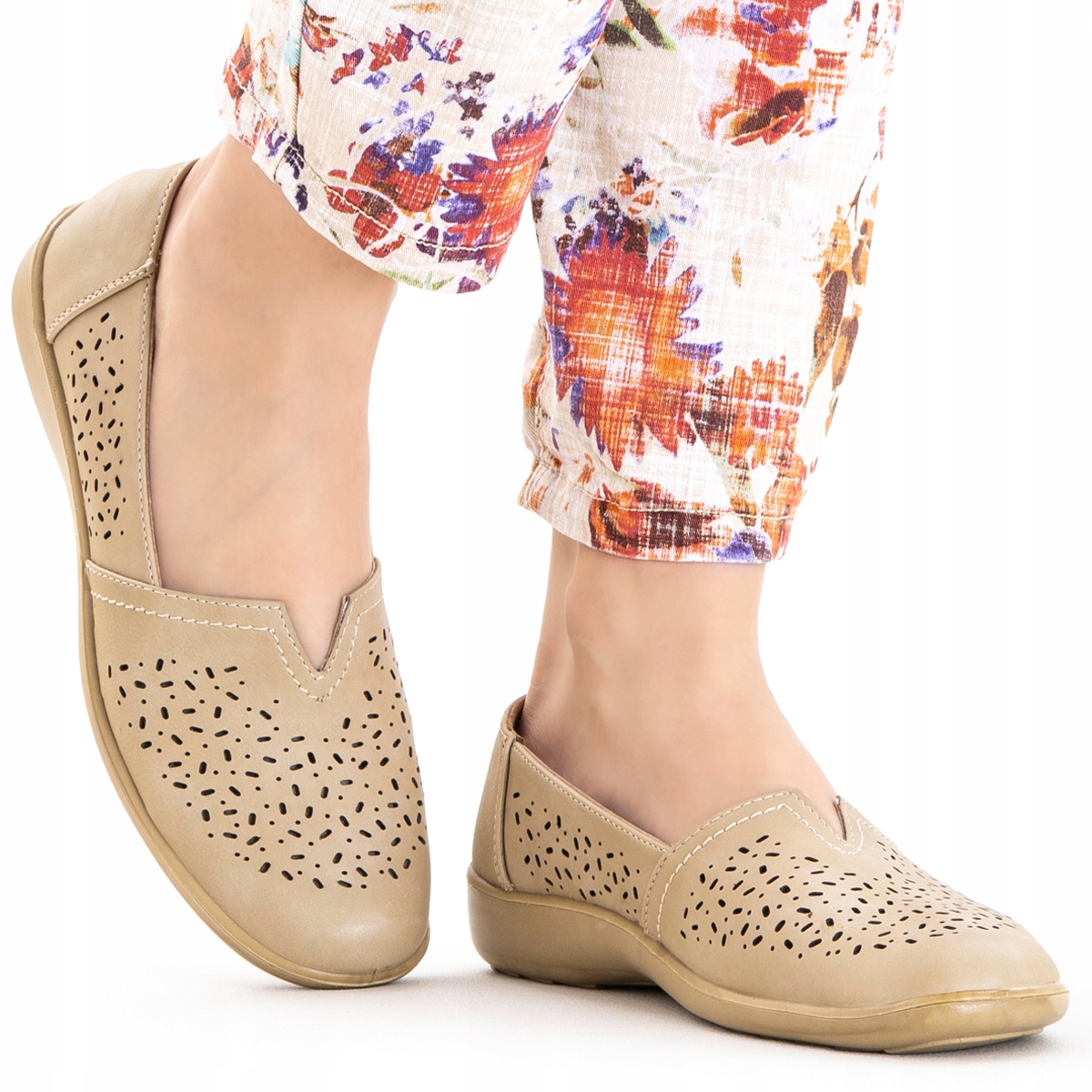 

Półbuty wew. Skóra lekkie szersze ażurowe Wojtyłko