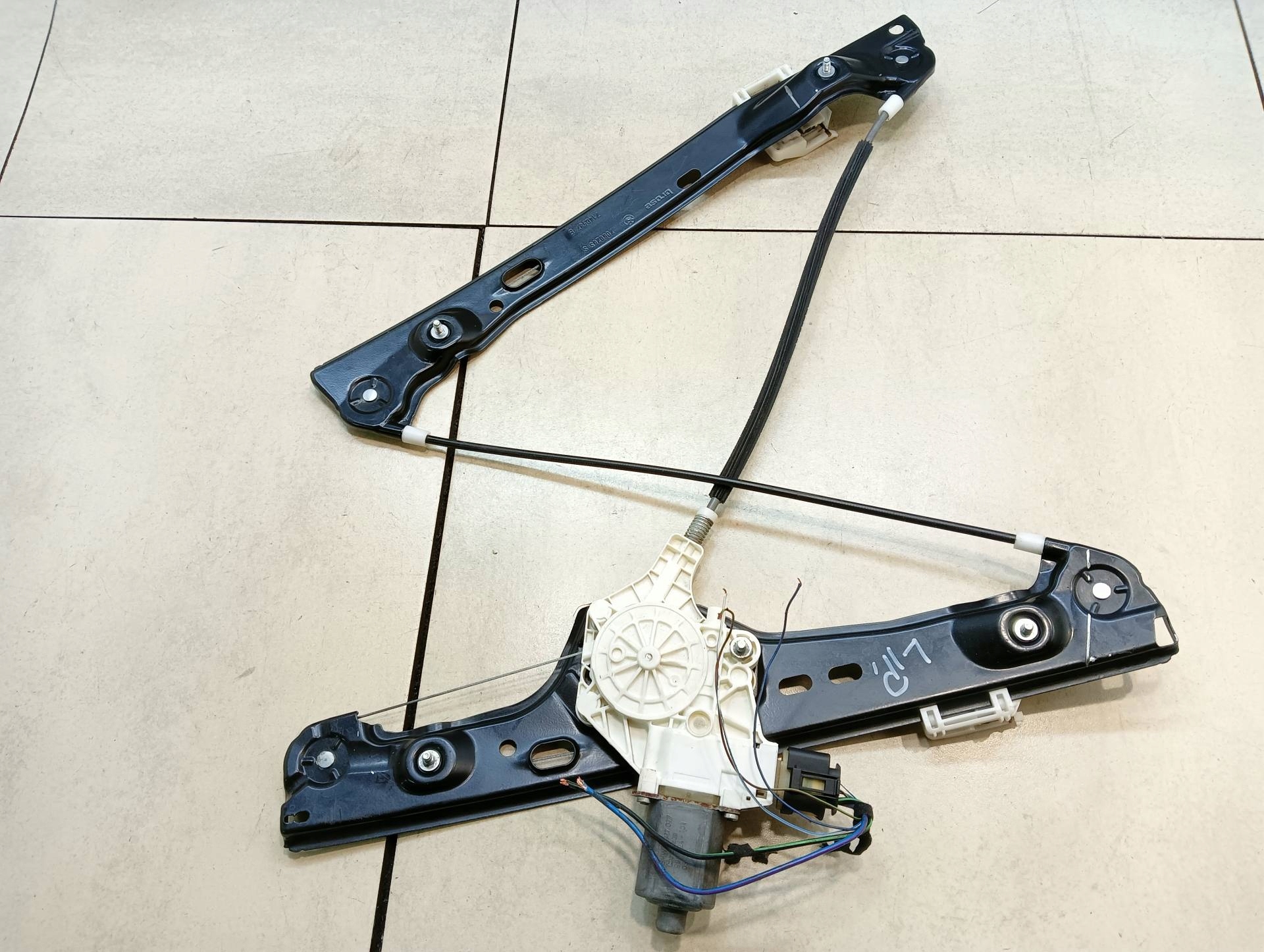 window regulator left front BMW III E90 2.0 6927027