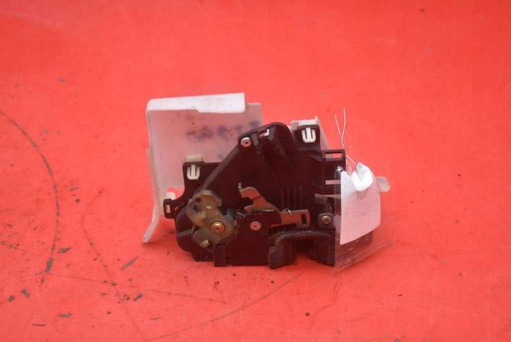 lock door left front front EU VW POLO 4 IV 9N 01-05