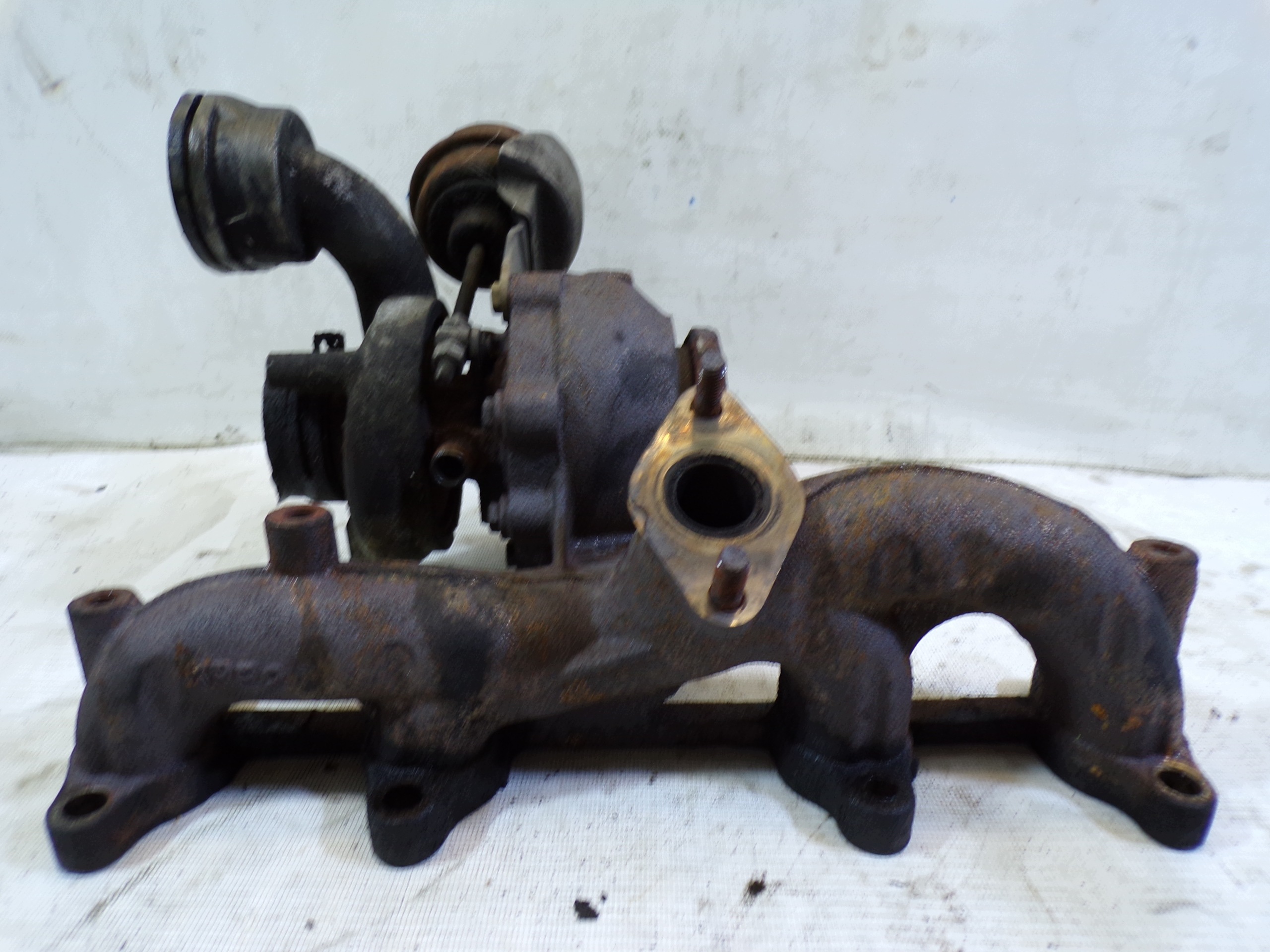 TURBINA turbo header pipe 1.9 TDI engine AVQ 54399700022 (2)