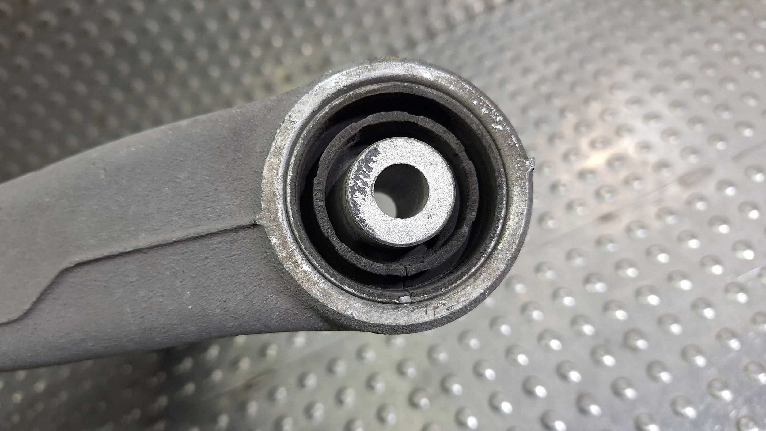 Querlenker Achsträgers links heck 8K0505311J AUDI A4 B8 A5 8T Original