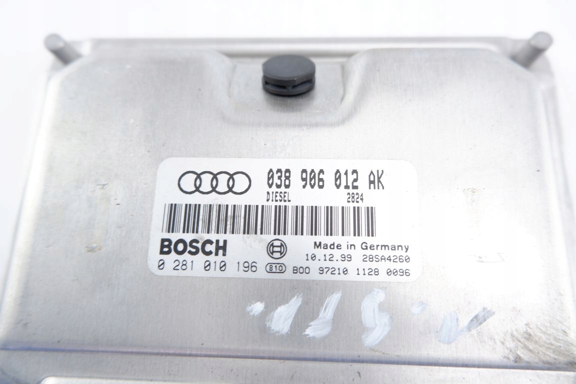 computer control unit of the engine AUDI A4 B5 1.9 TDI 038906012AK 0281010196