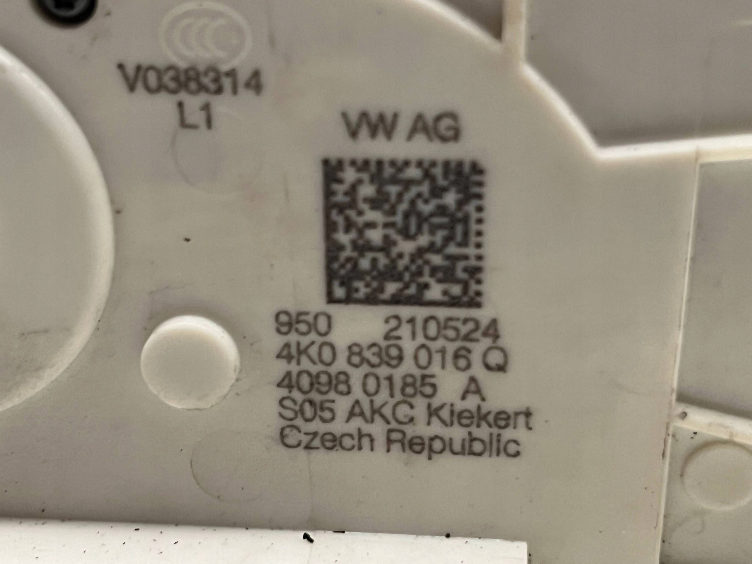 AUDI A6 A7 Q8 lock door right rear part 4K0839016Q @M
