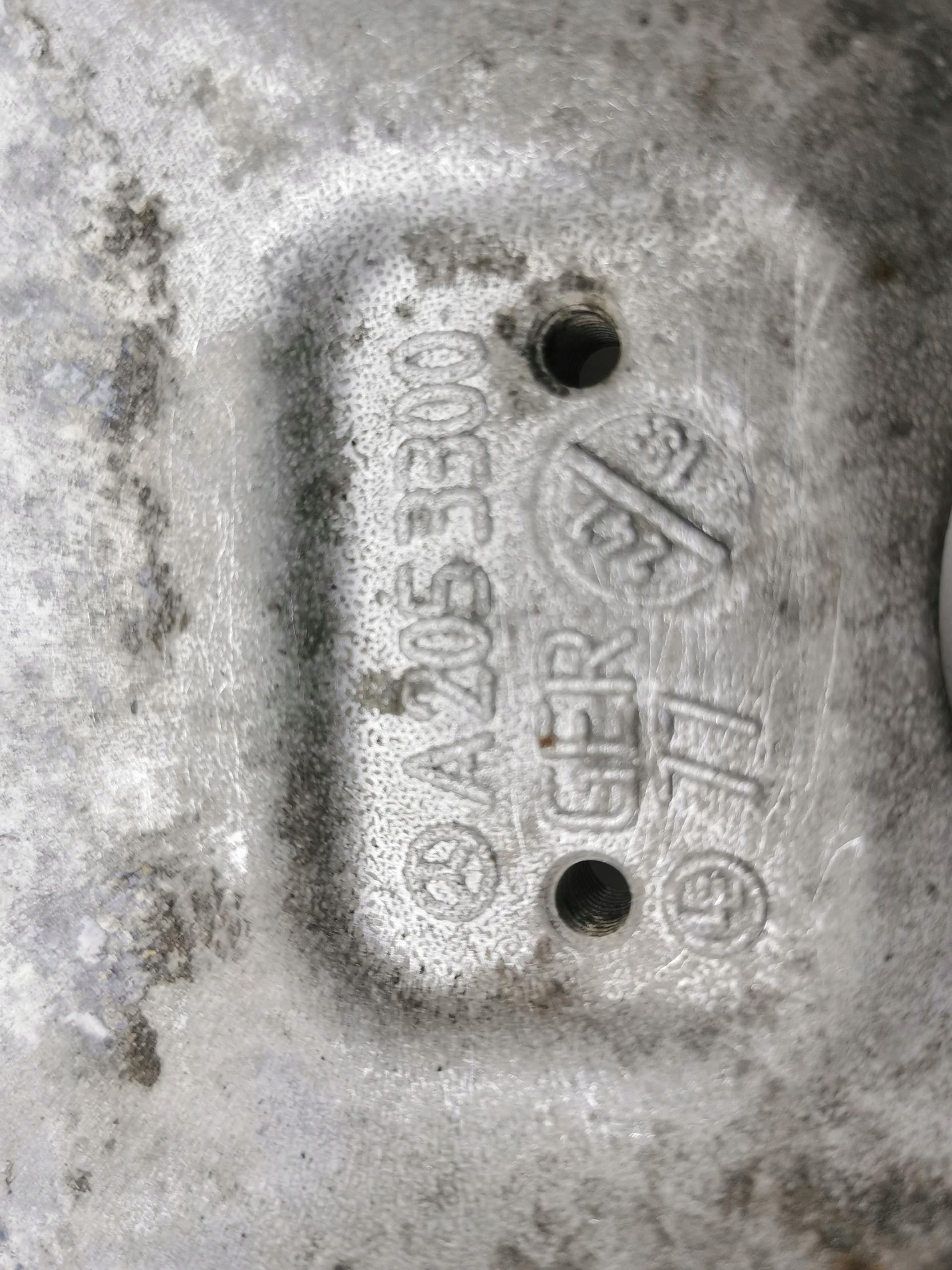 Querlenker hinten MERCEDES E-KLASA W213 2.0CDI A2053300