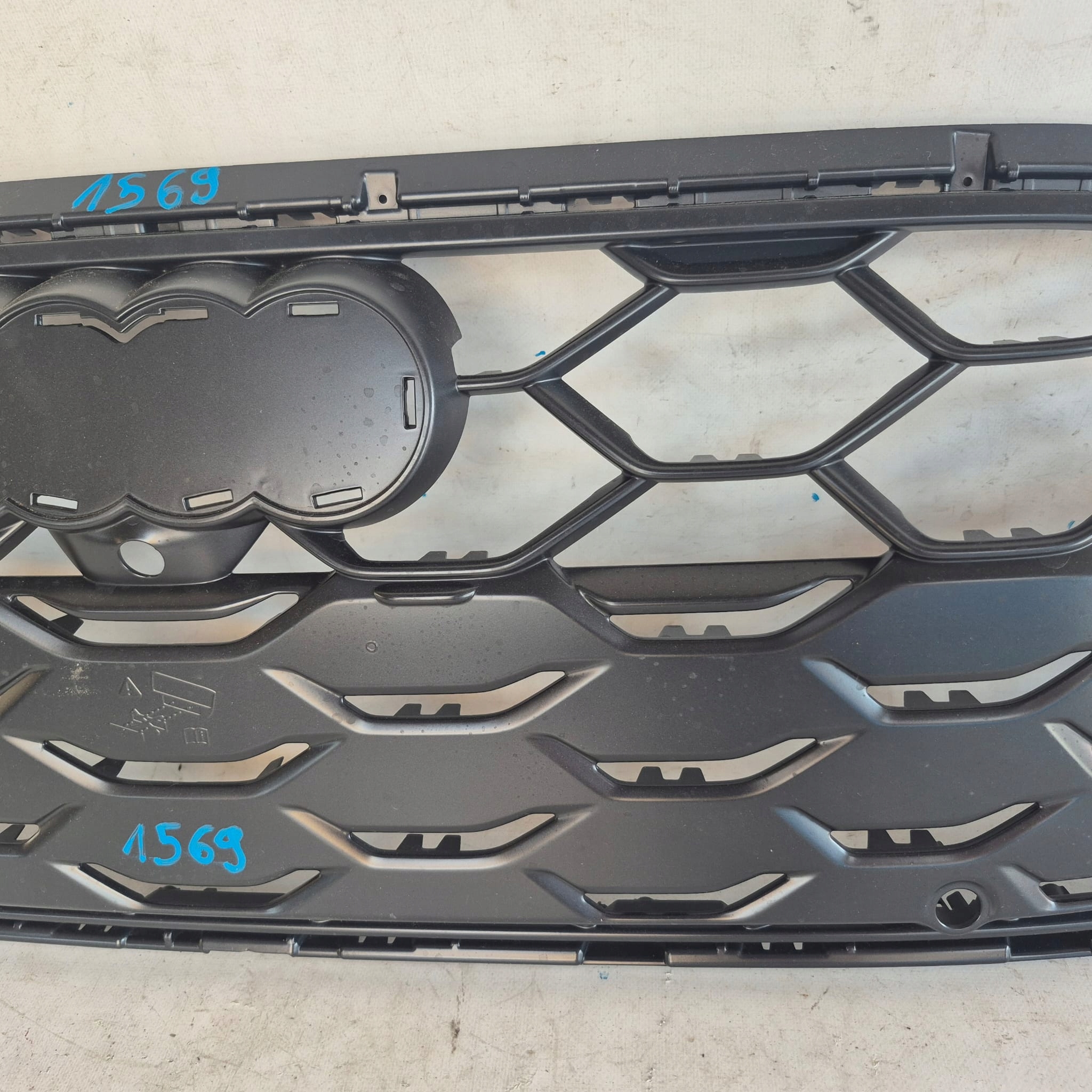 AUDI A5 S5 B10 8B3 24- grill grille radiator 8B3853653B