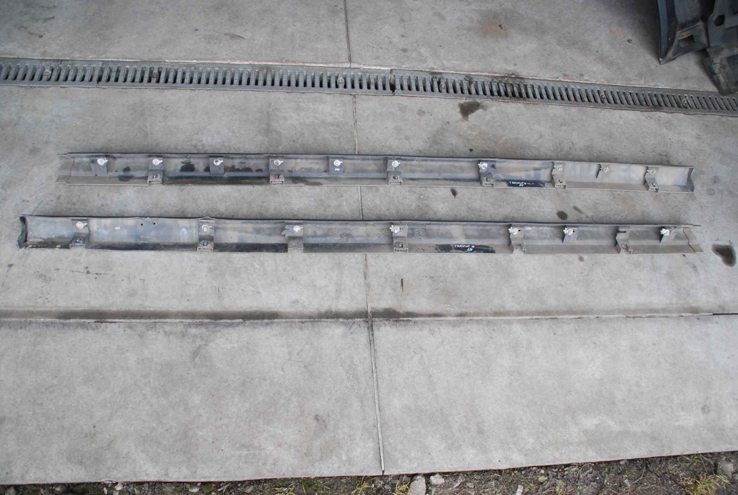 LISTWA PROGOWA L / P FORD TRANSIT MK8 14- Typ samochodu Samochody dostawcze