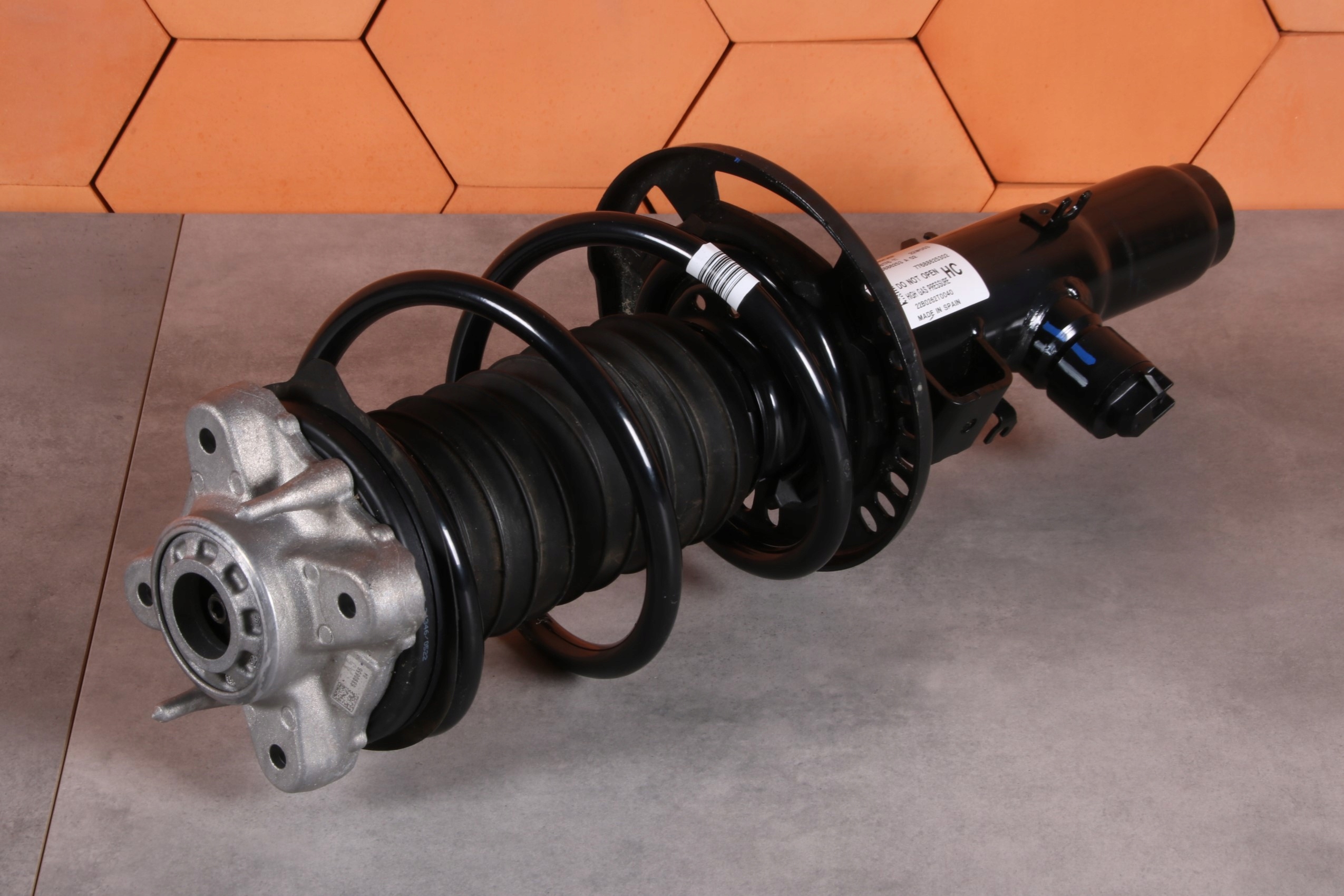 BMW 4 G26 shock absorber left front front XDRIVE VDM 6886253 44 km !!!