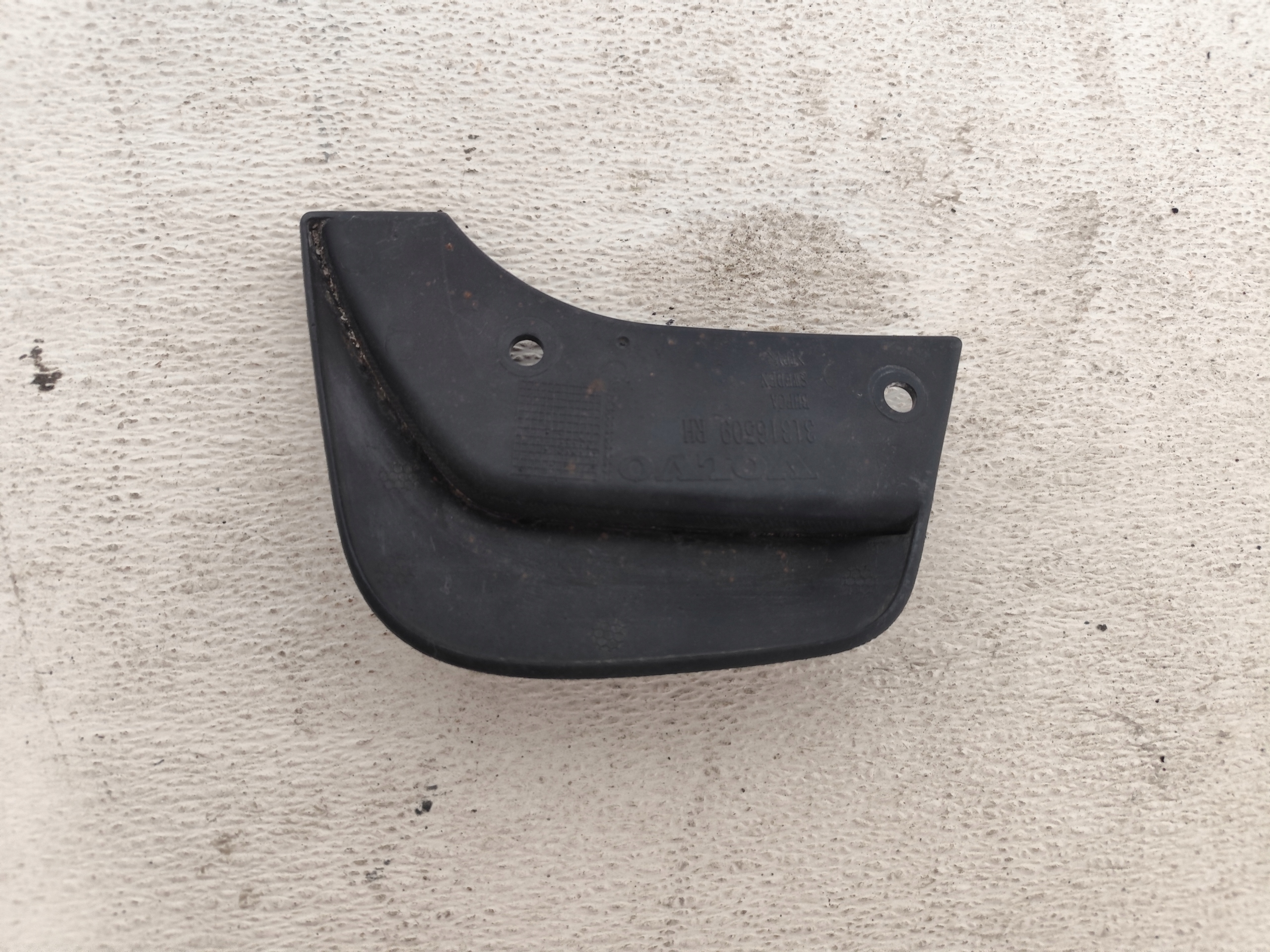 VOLVO V40 II 2012 mudguard flap right front 31316509